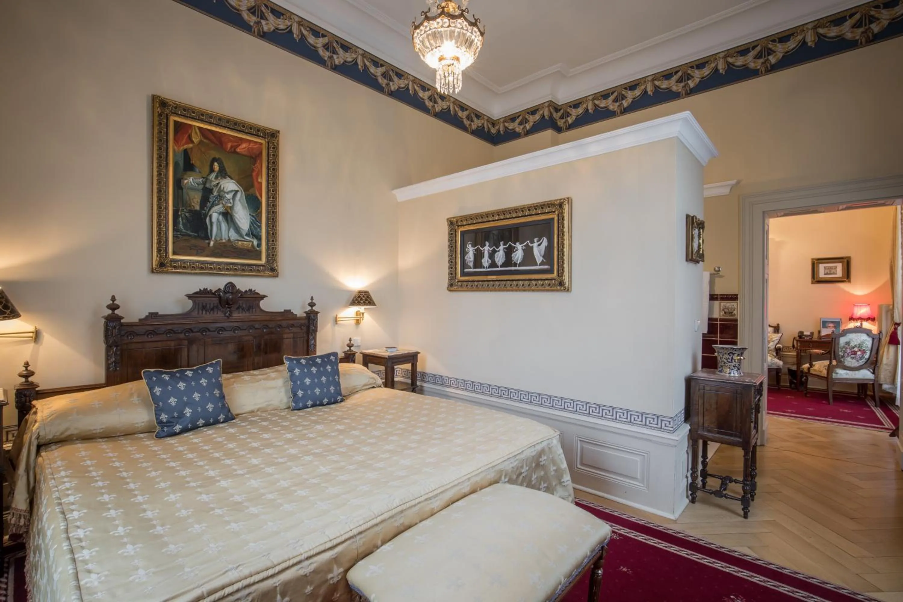 Bedroom, Bed in Hotel Belle Epoque