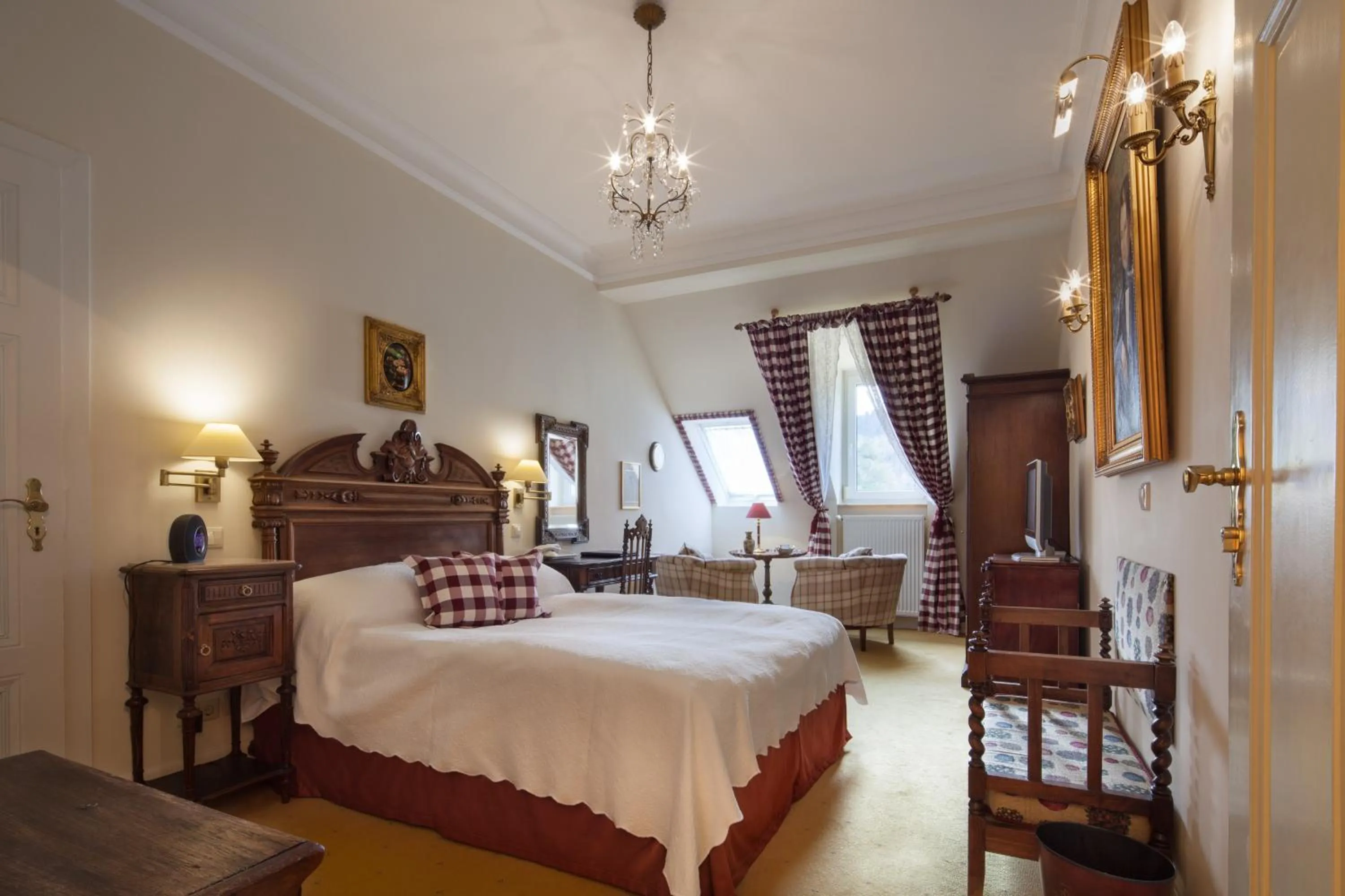 Photo of the whole room, Bed in Hotel Belle Epoque