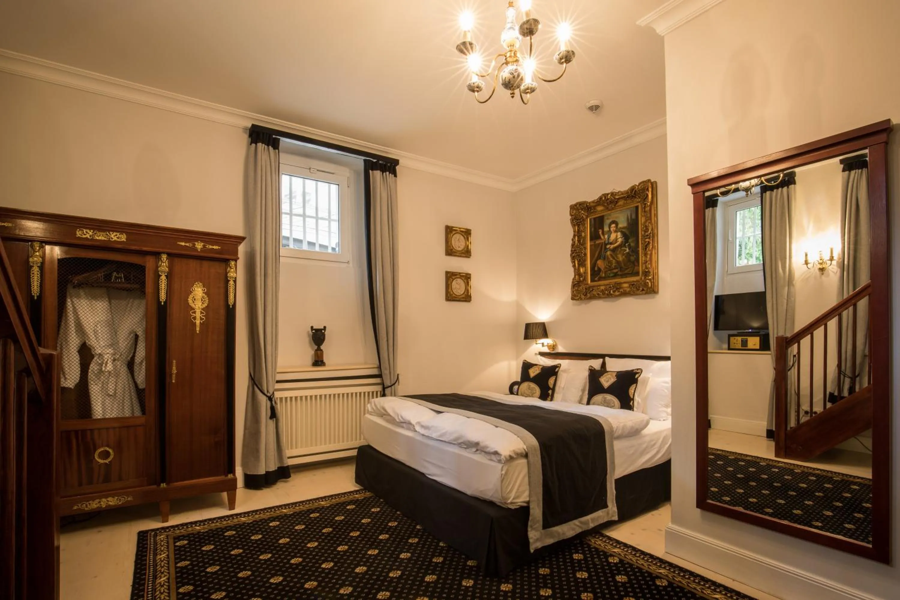 Bed in Hotel Belle Epoque