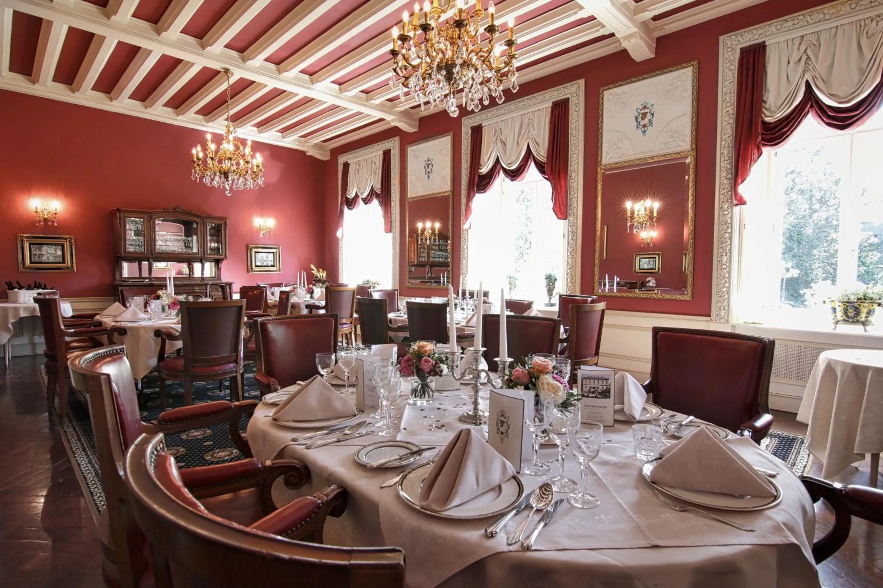 Restaurant/places to eat in Hotel Belle Epoque