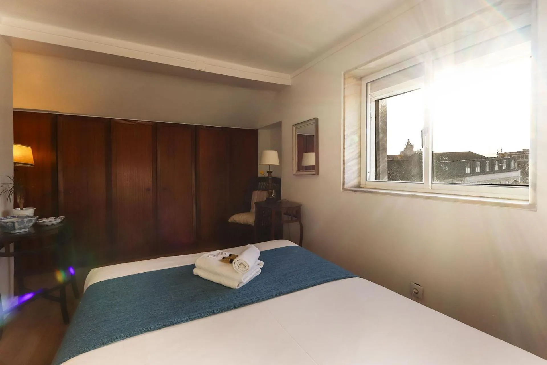 Other, Bed in Downtown Experience by Homing