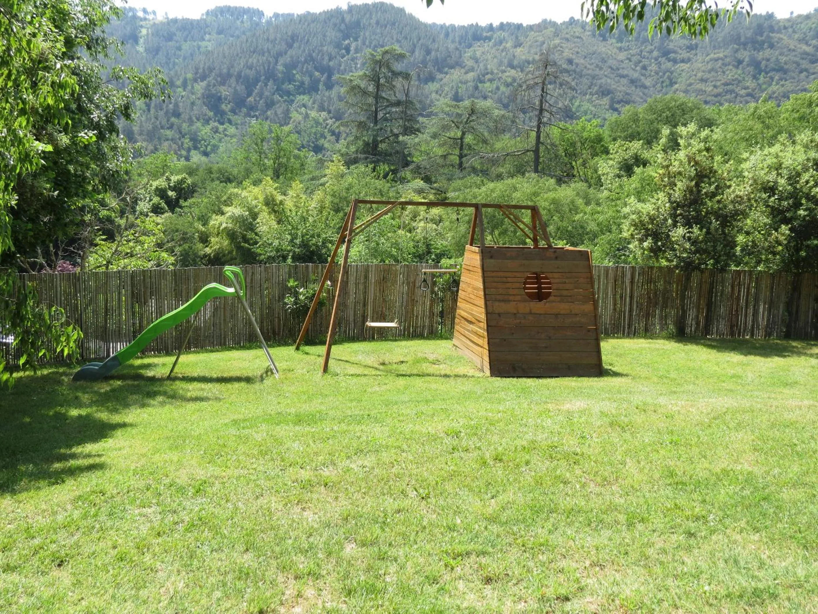 Children play ground in Chez Cécile et Mickaël
