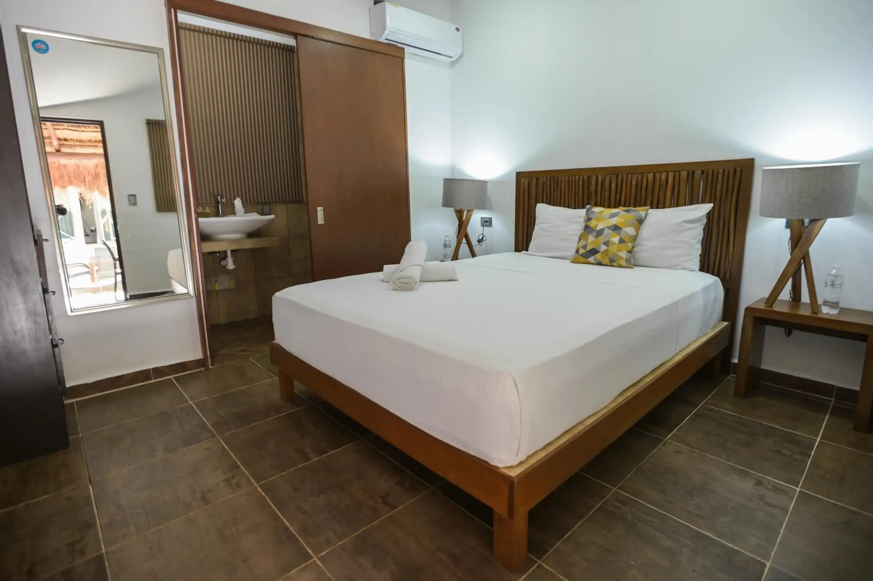 Bungalow Queen in Kinta Kan Cabañas Hotel Playa del Carmen Bungalow Queen in Kinta Kan Cabañas Hotel Playa del Carmen