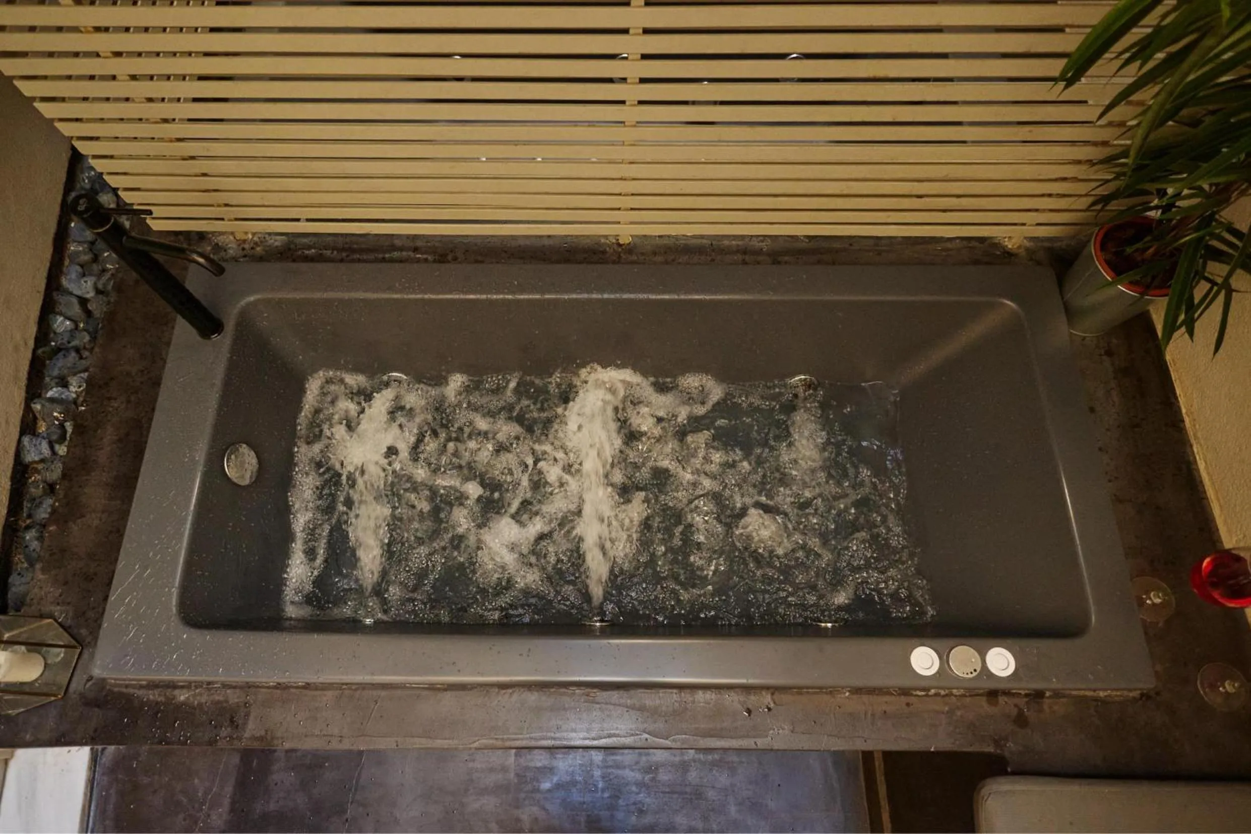 Hot Tub in Athens 1890 Hotel & Spa