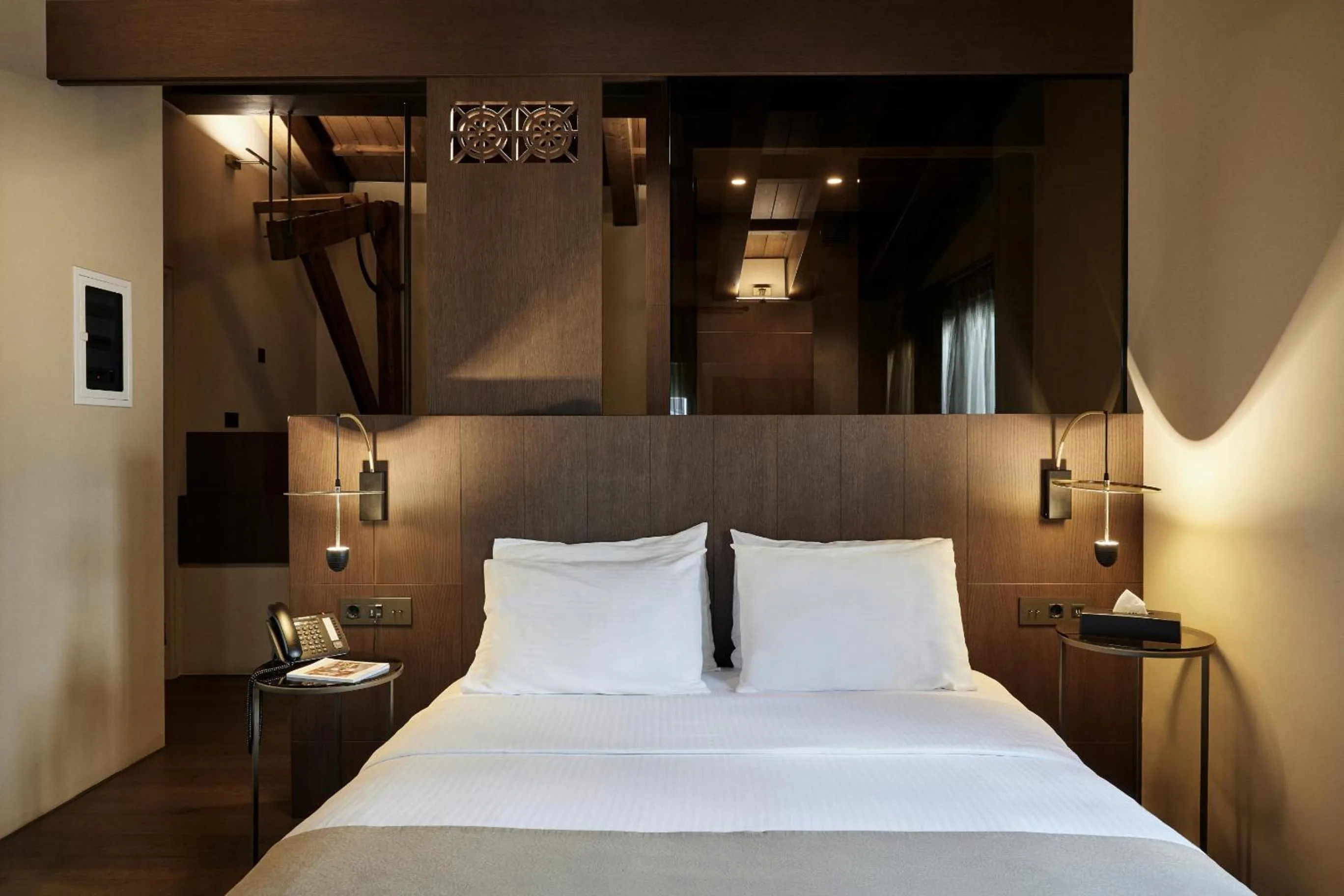 Bed in Athens 1890 Hotel & Spa