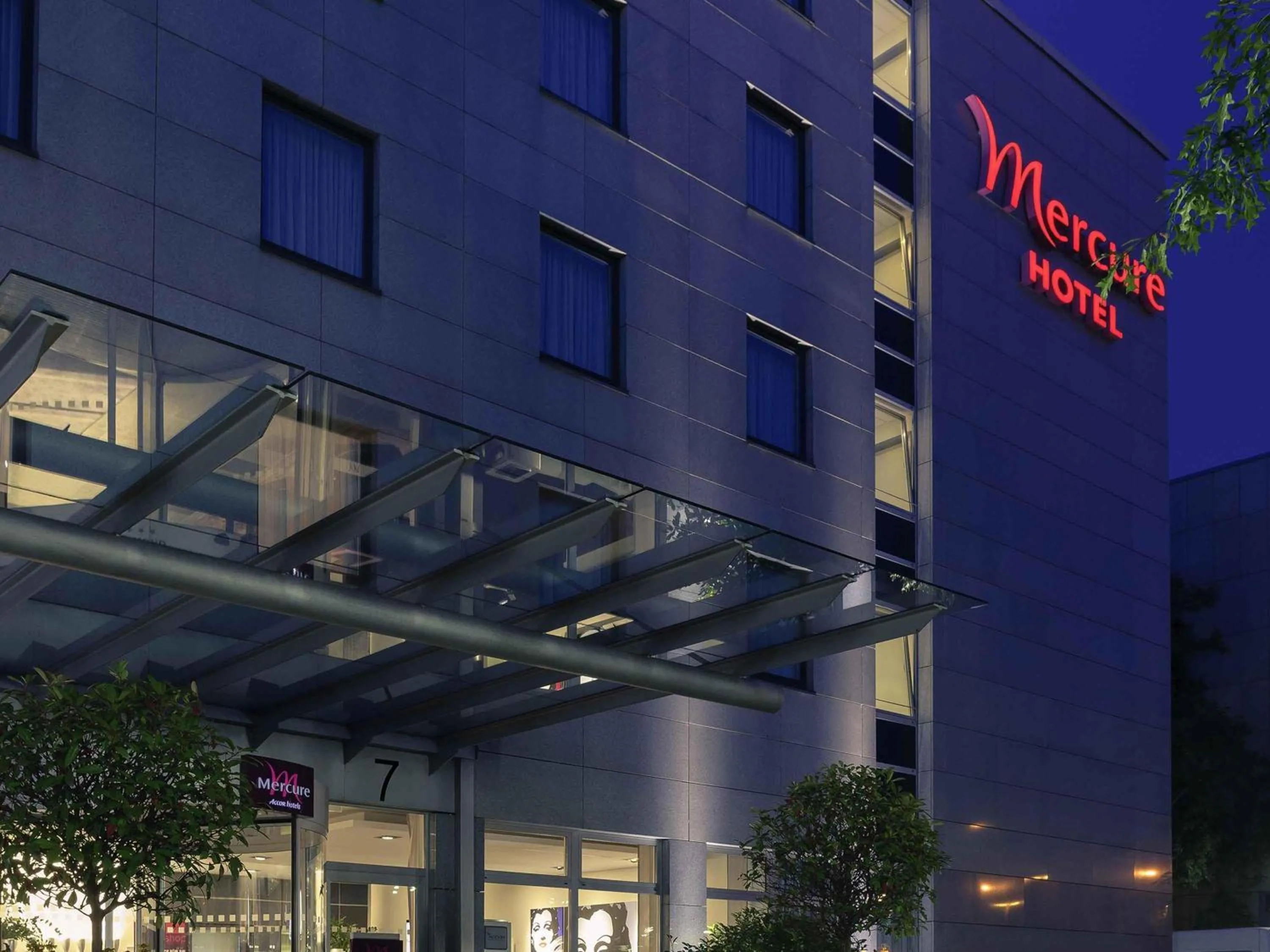Property building in Mercure Hotel Düsseldorf City Nord