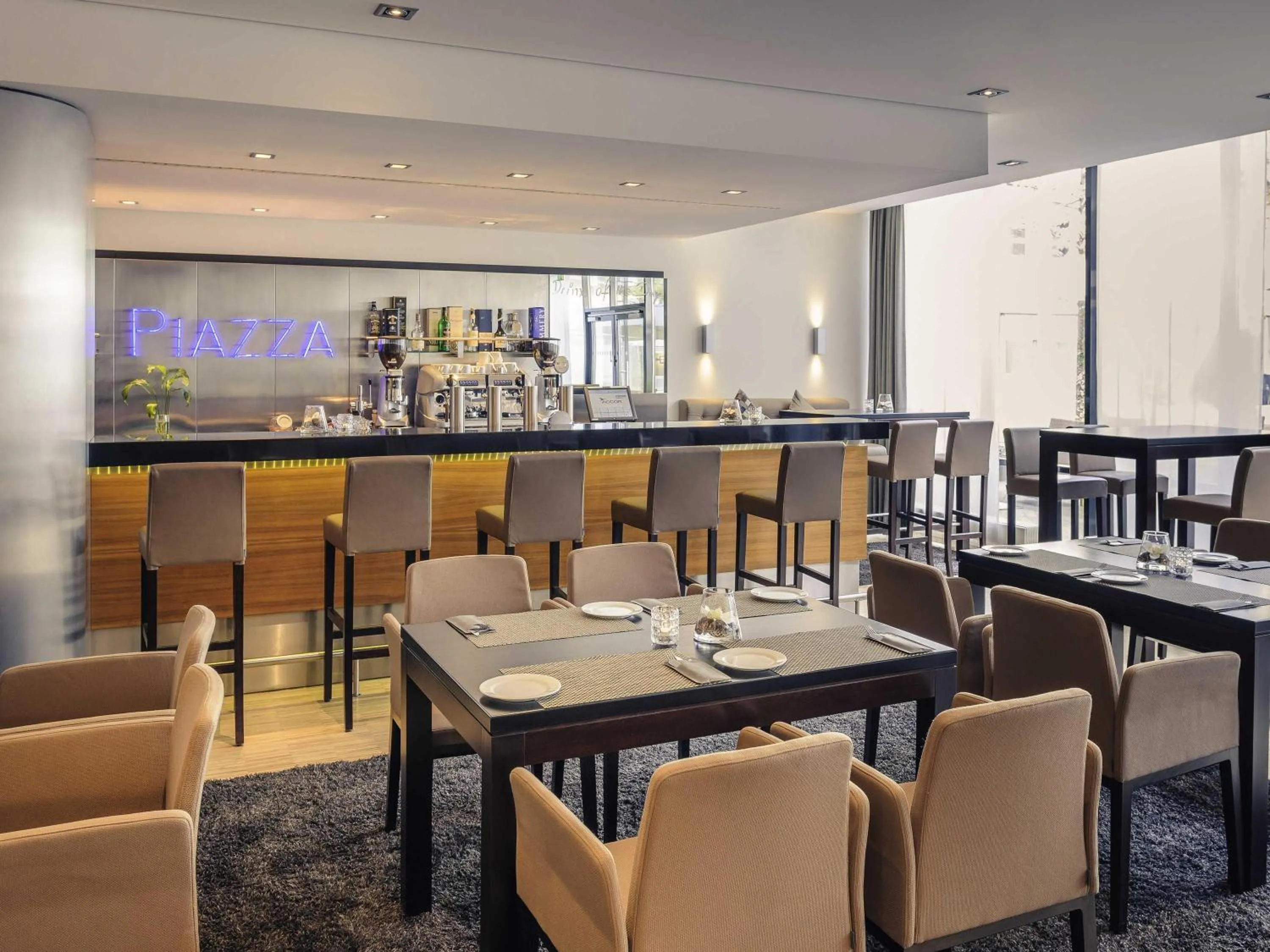 Restaurant/places to eat in Mercure Hotel Düsseldorf City Nord