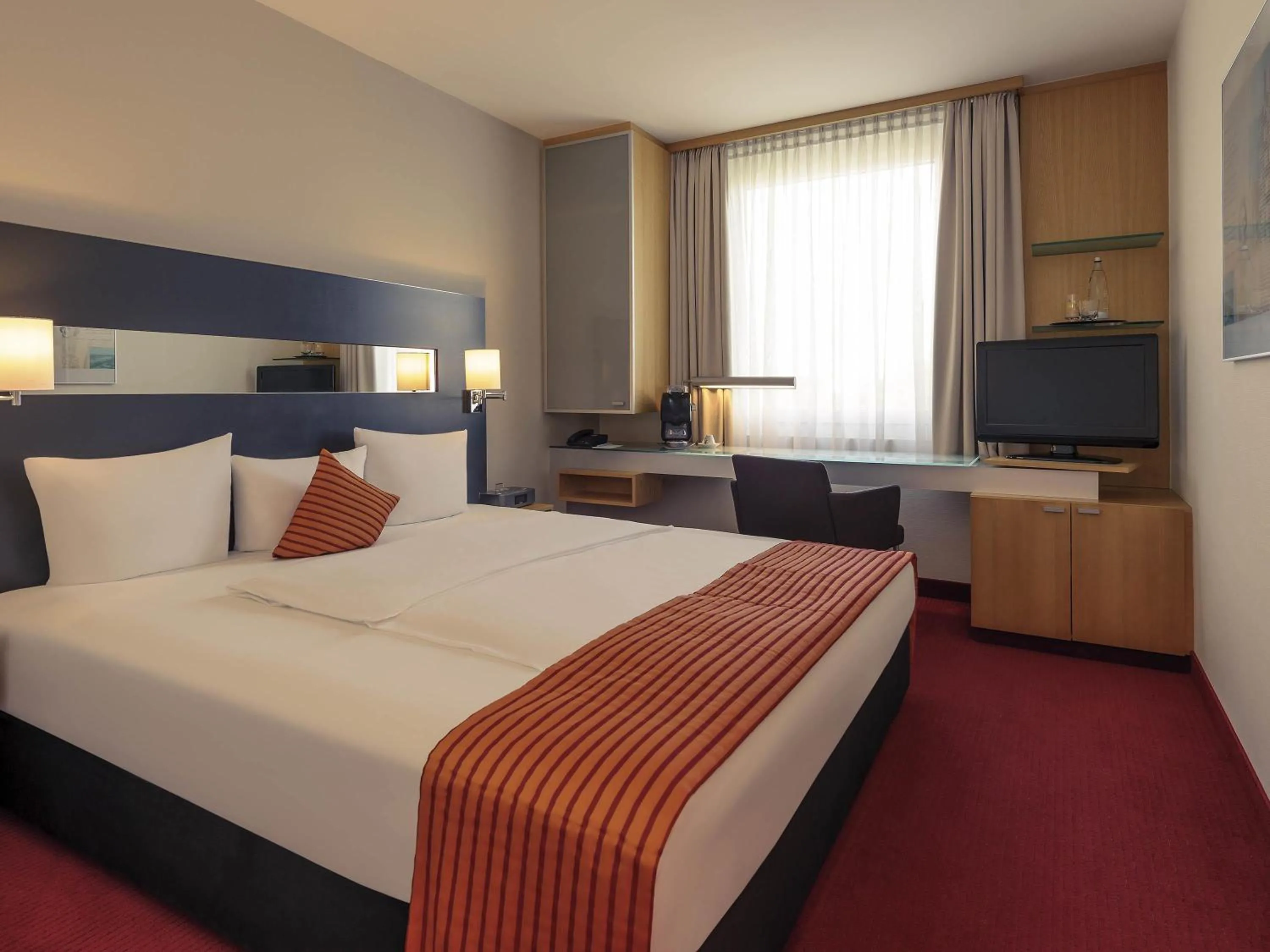 Bedroom, Bed in Mercure Hotel Düsseldorf City Nord