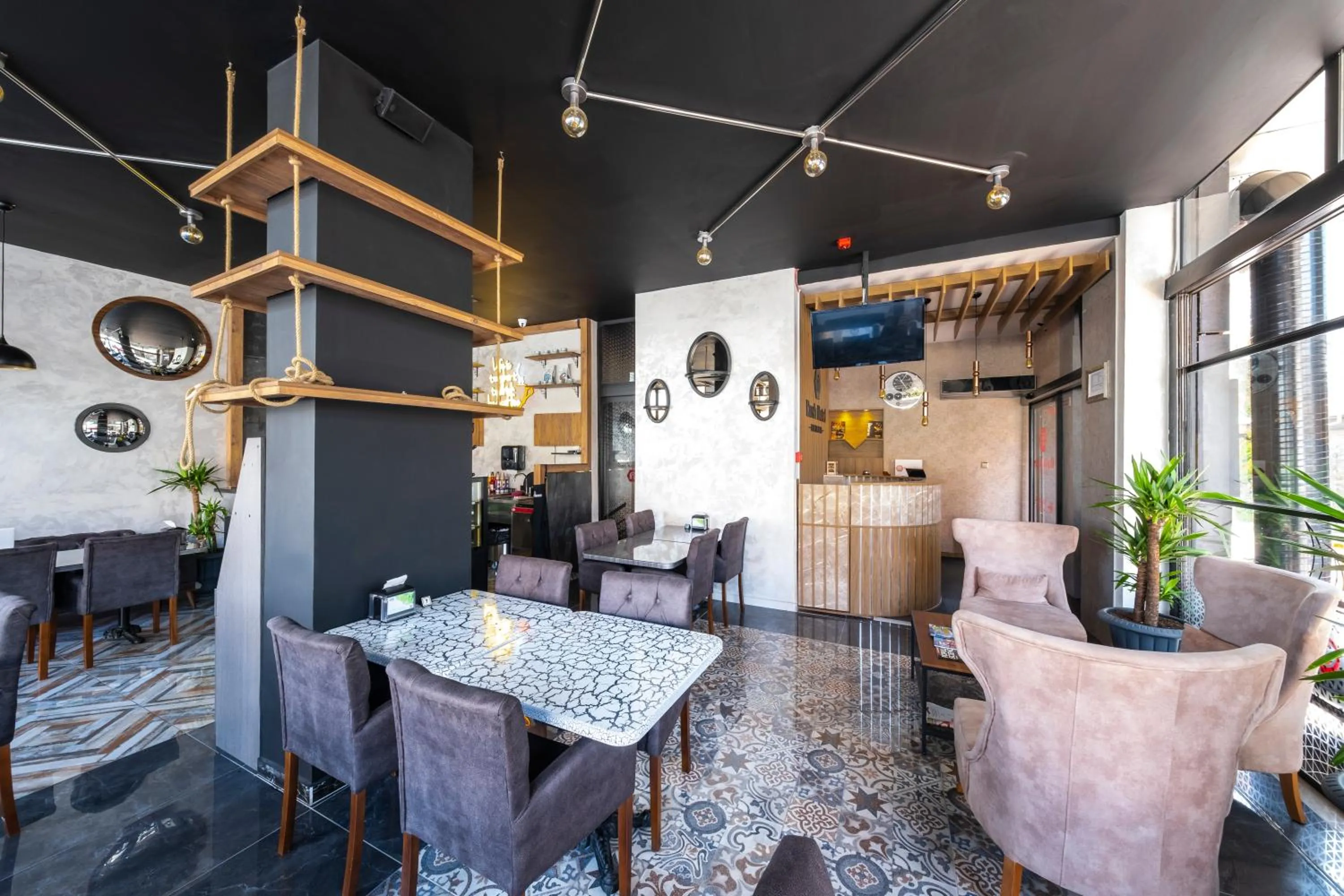 Restaurant/places to eat in RUSH HOTEL İSTANBUL