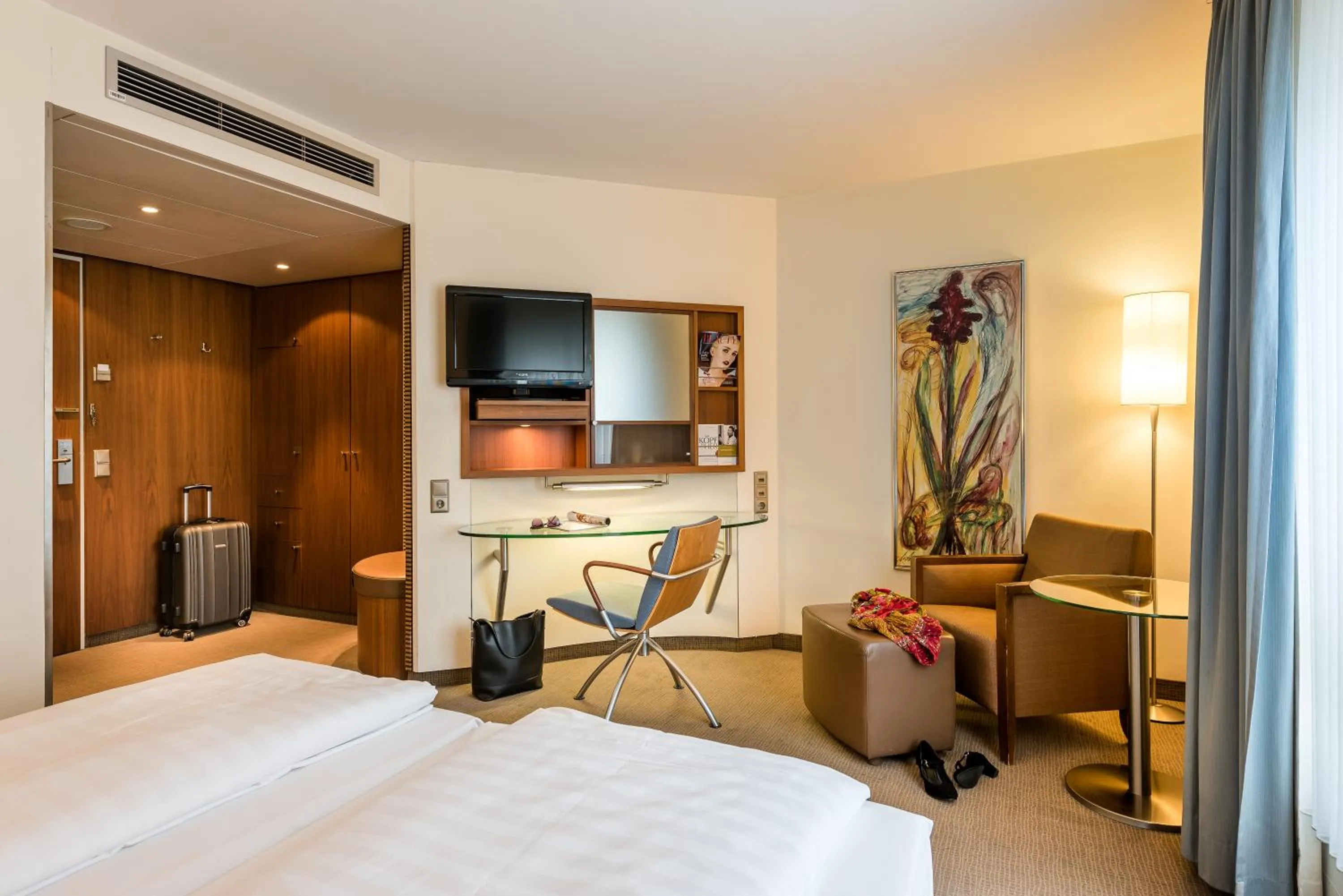 Photo of the whole room, Bed in Mercure Hotel München Airport Freising