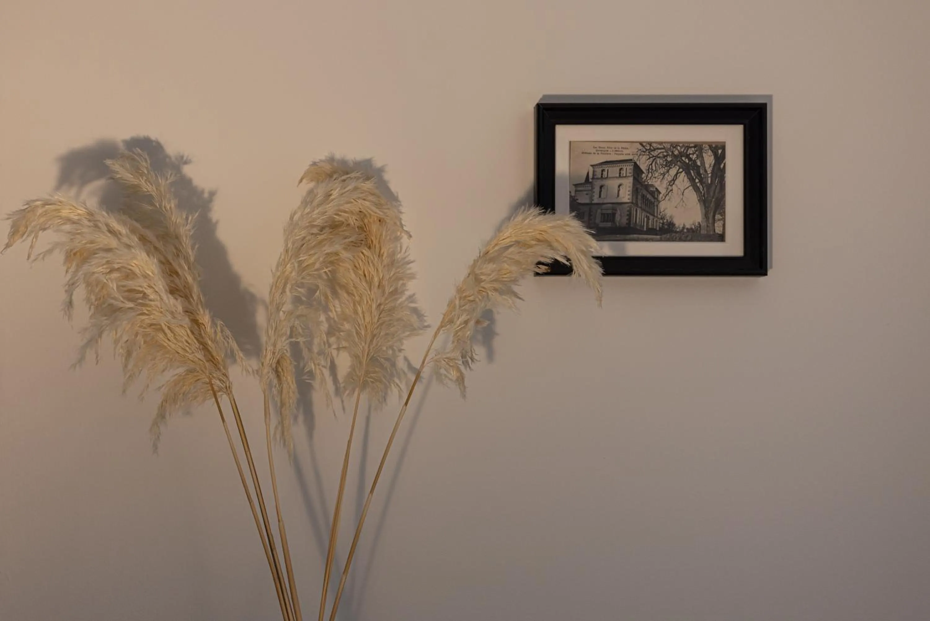 Decorative detail in Hôtel-Restaurant des Augustins