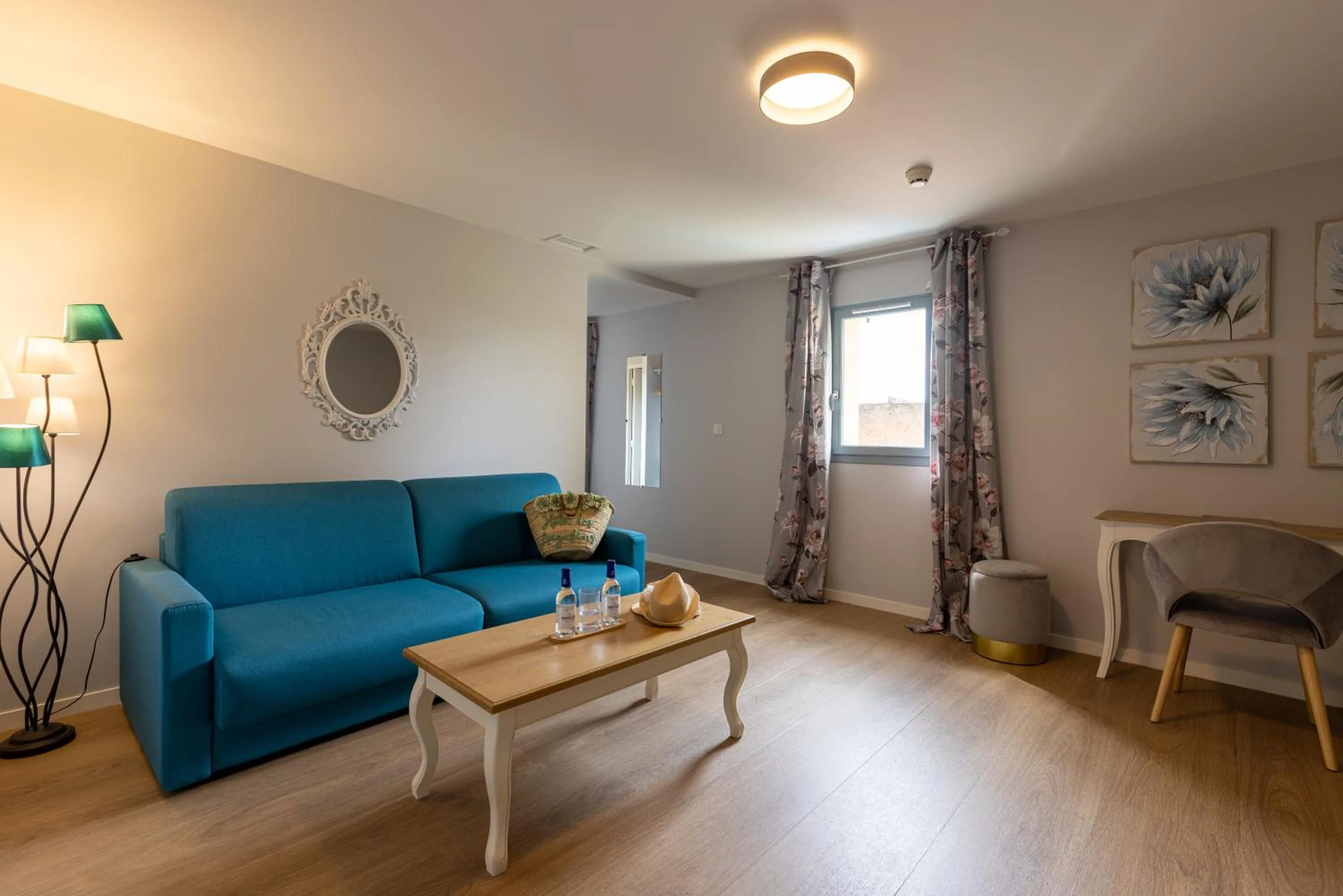Living room in Hôtel-Restaurant des Augustins