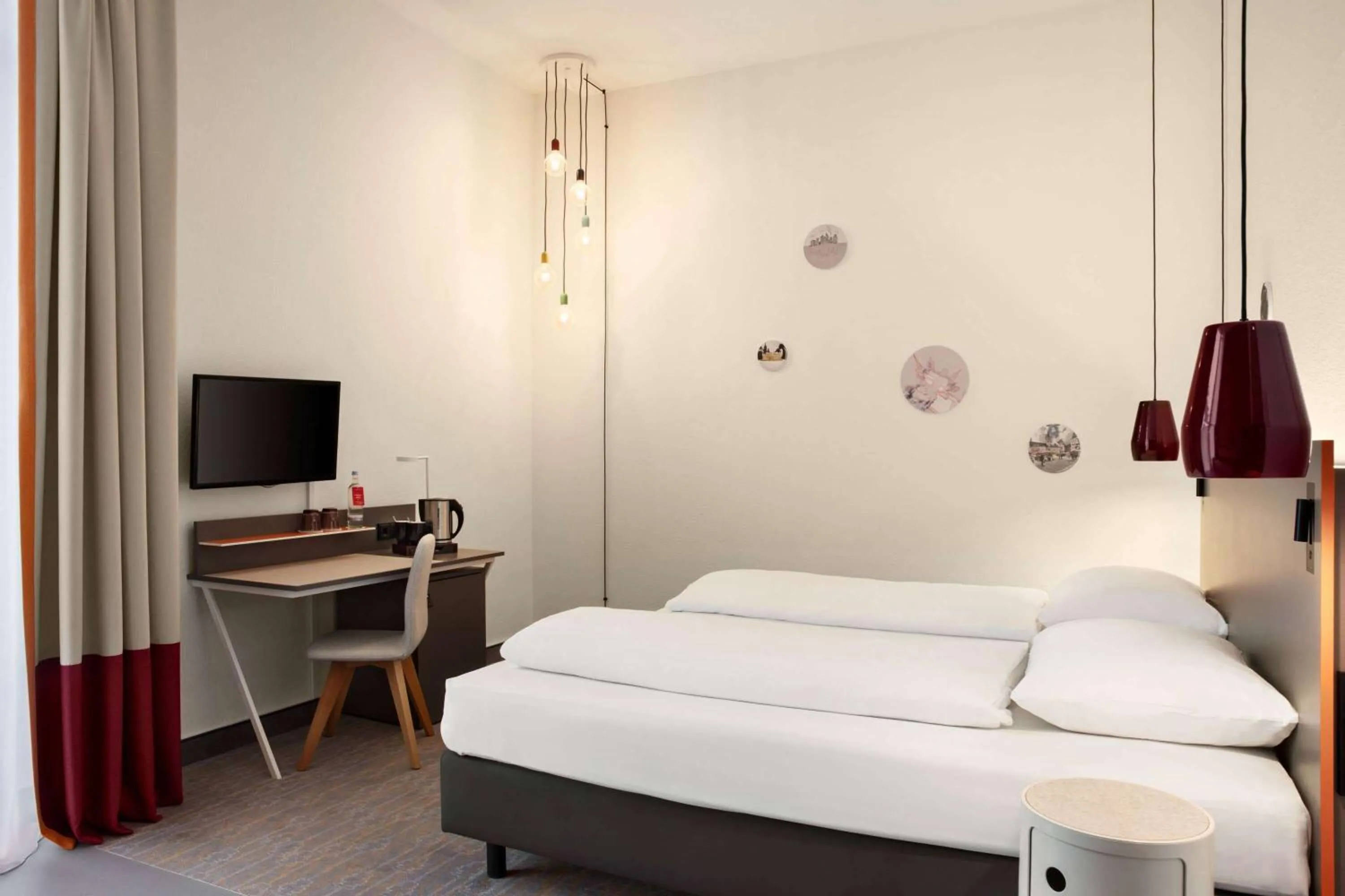 Photo of the whole room, Bed in Vienna House Easy by Wyndham Trier