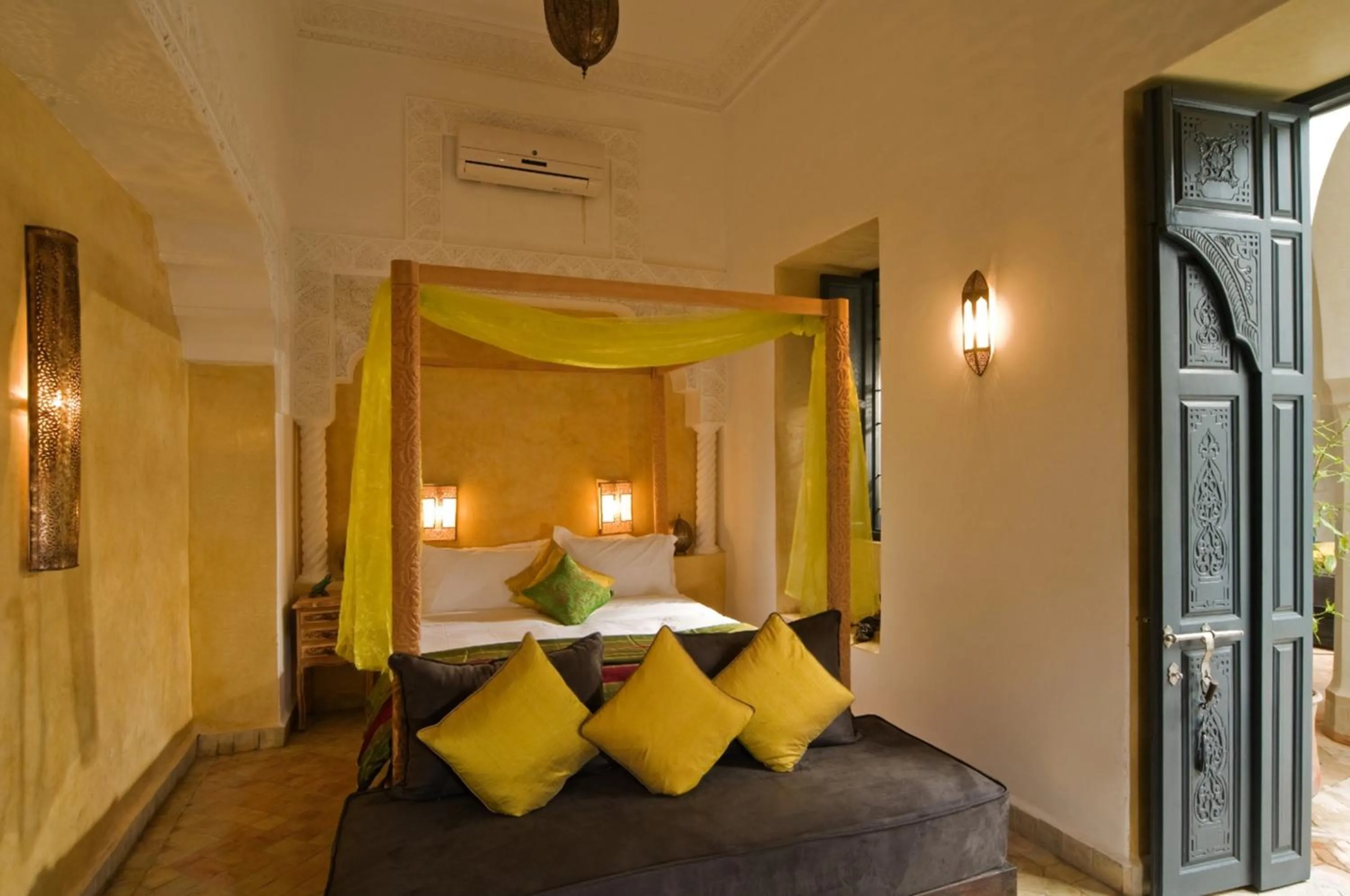 Bed in Riad Cinnamon by Marrakech Riad