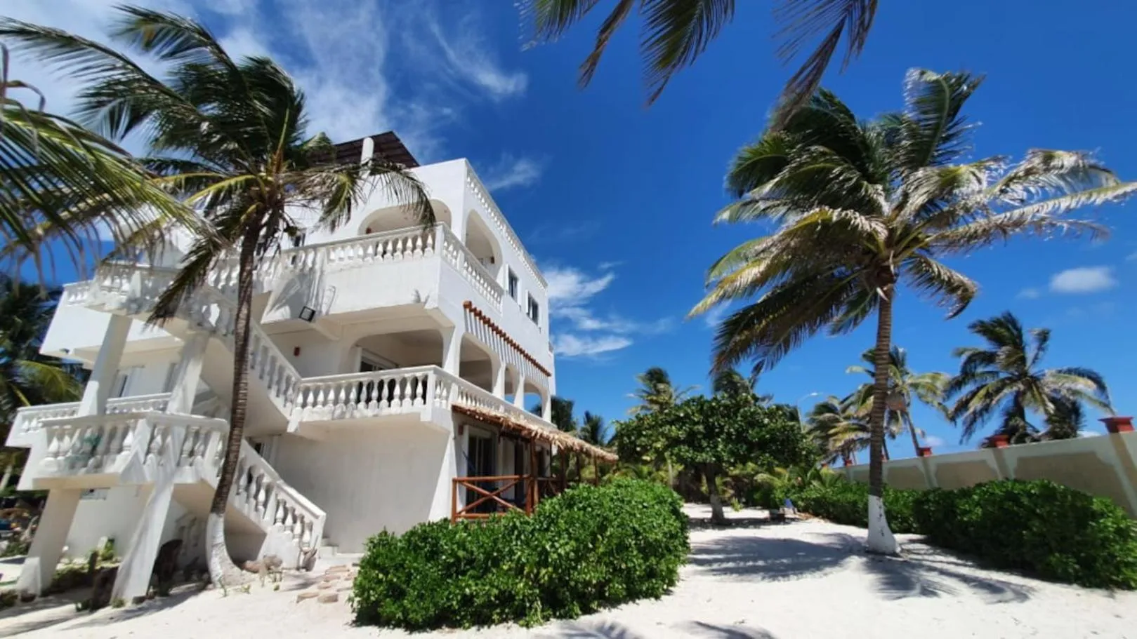 Facade/entrance in Caribbean Casa Blanca