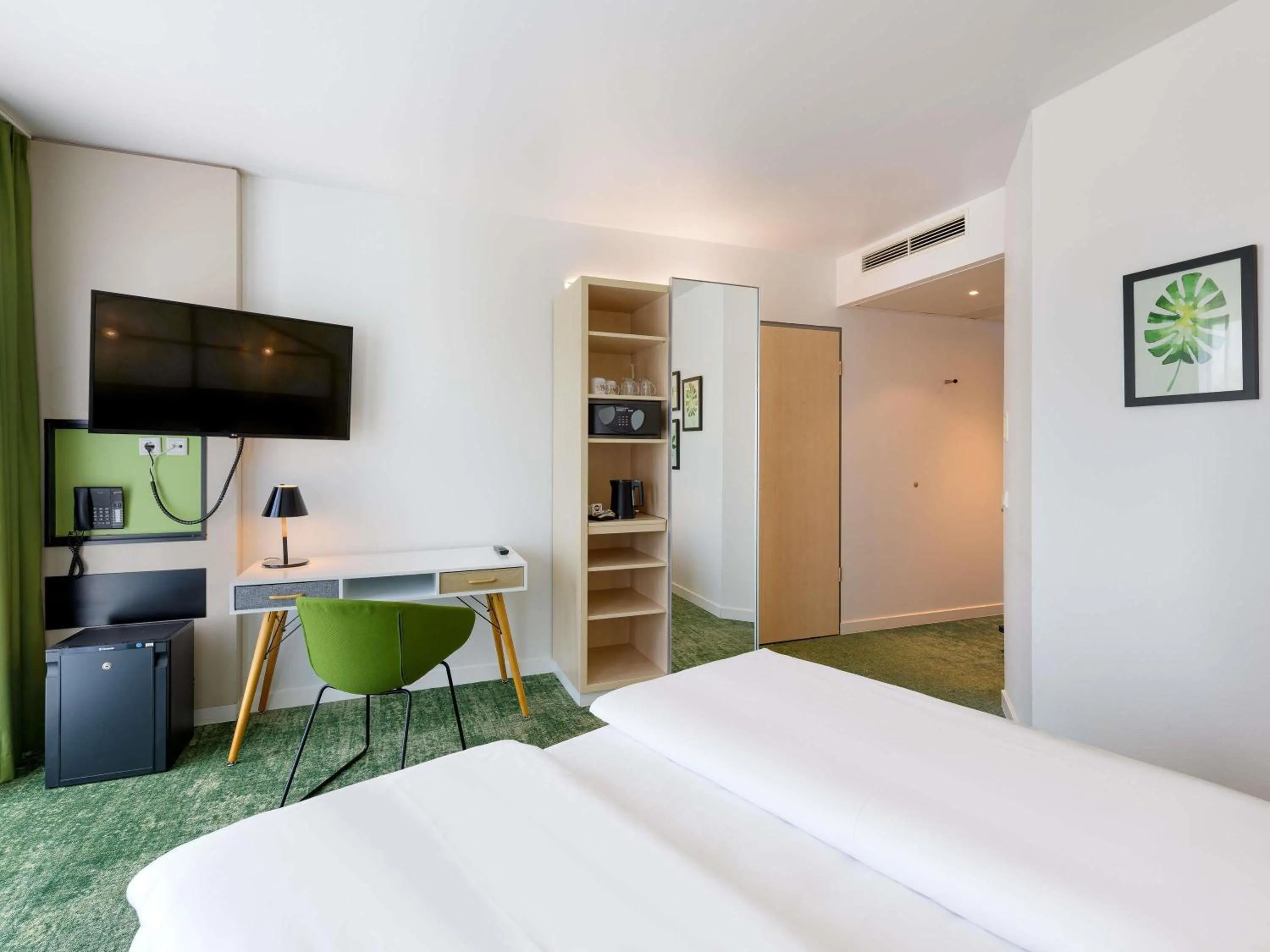 Bedroom, Bed in Mercure Hotel Hannover Mitte