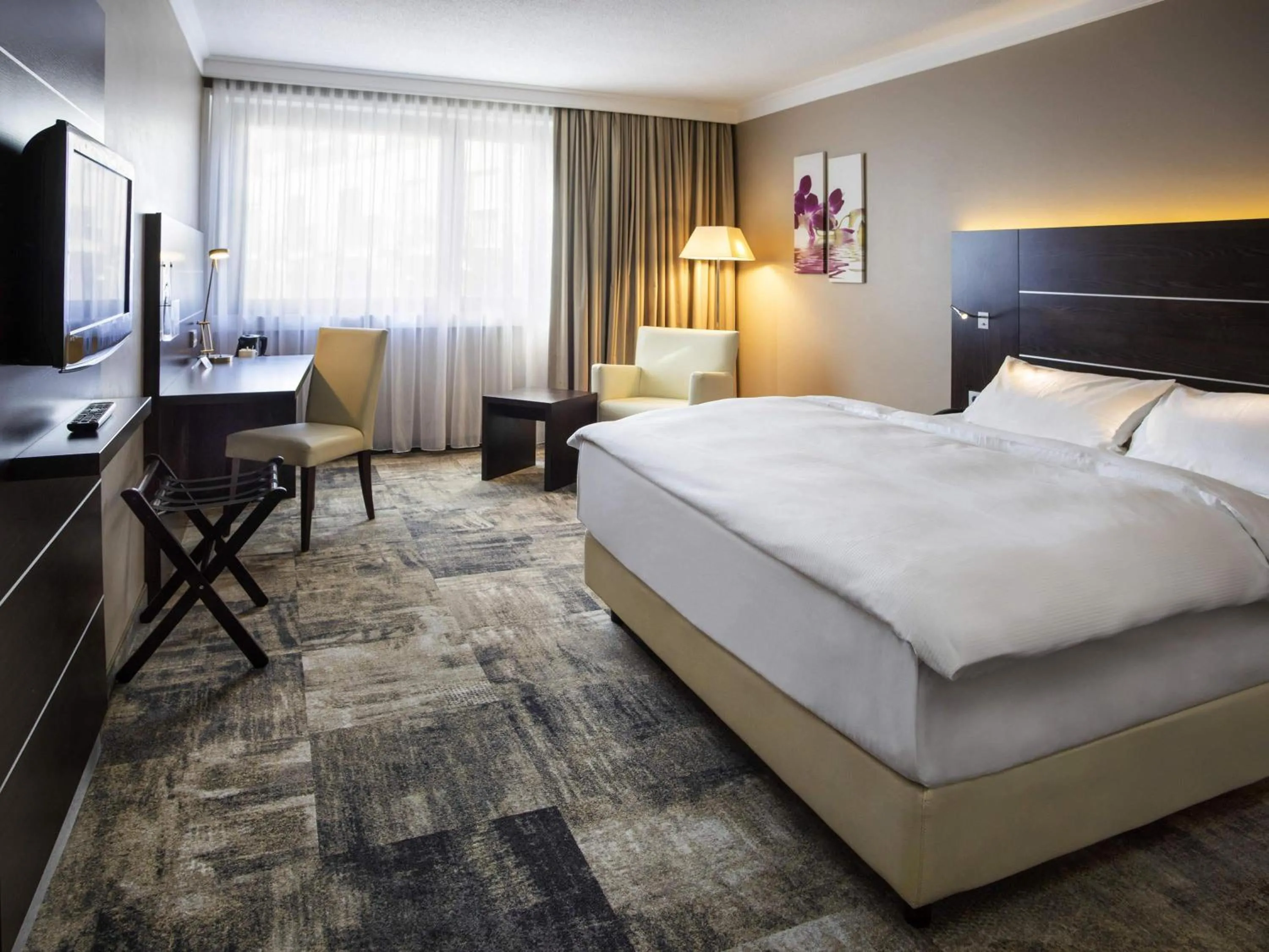 Bedroom, Bed in Mercure Hotel Hamm