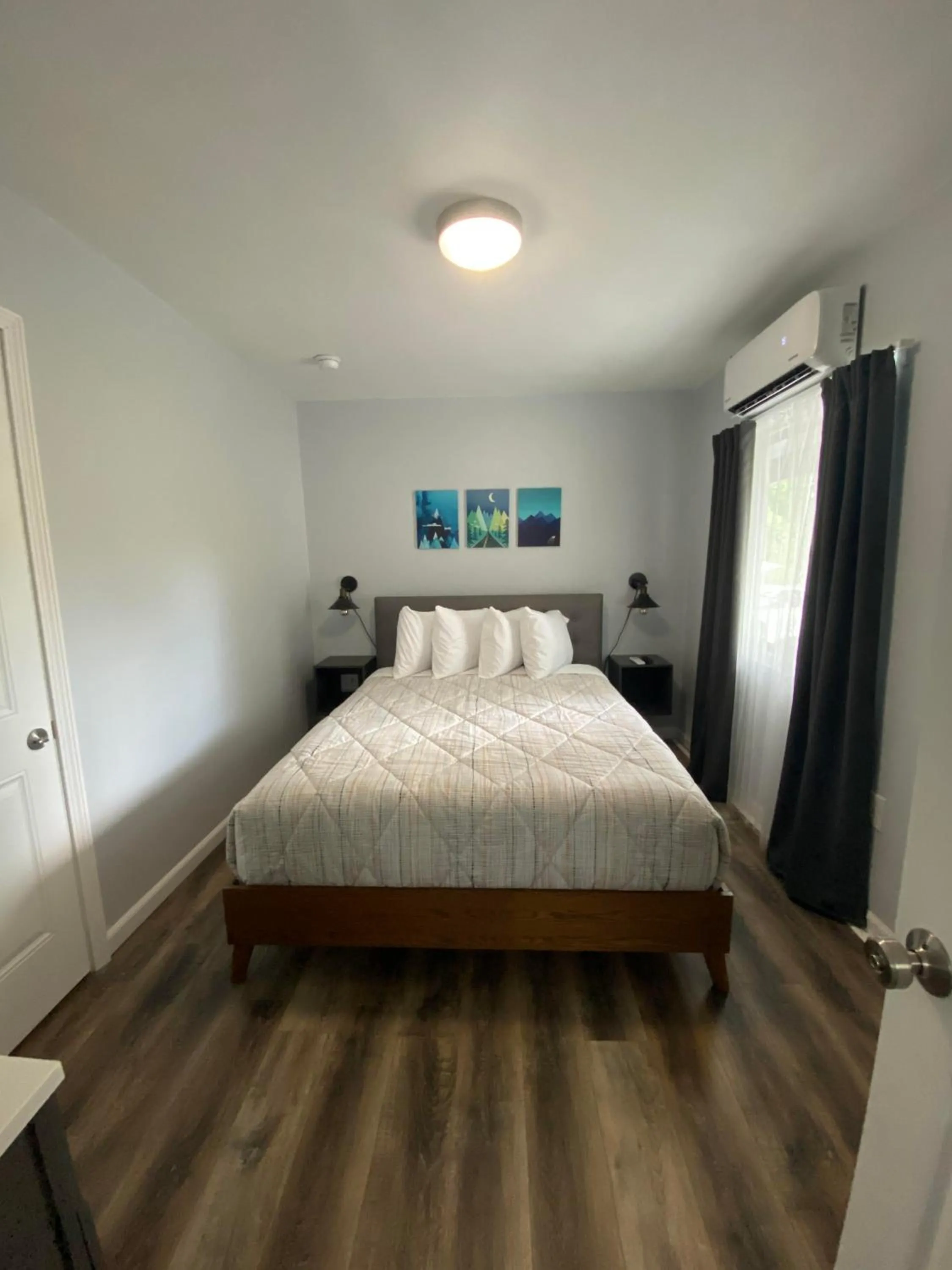 Bed in Veda Inn & Cottages