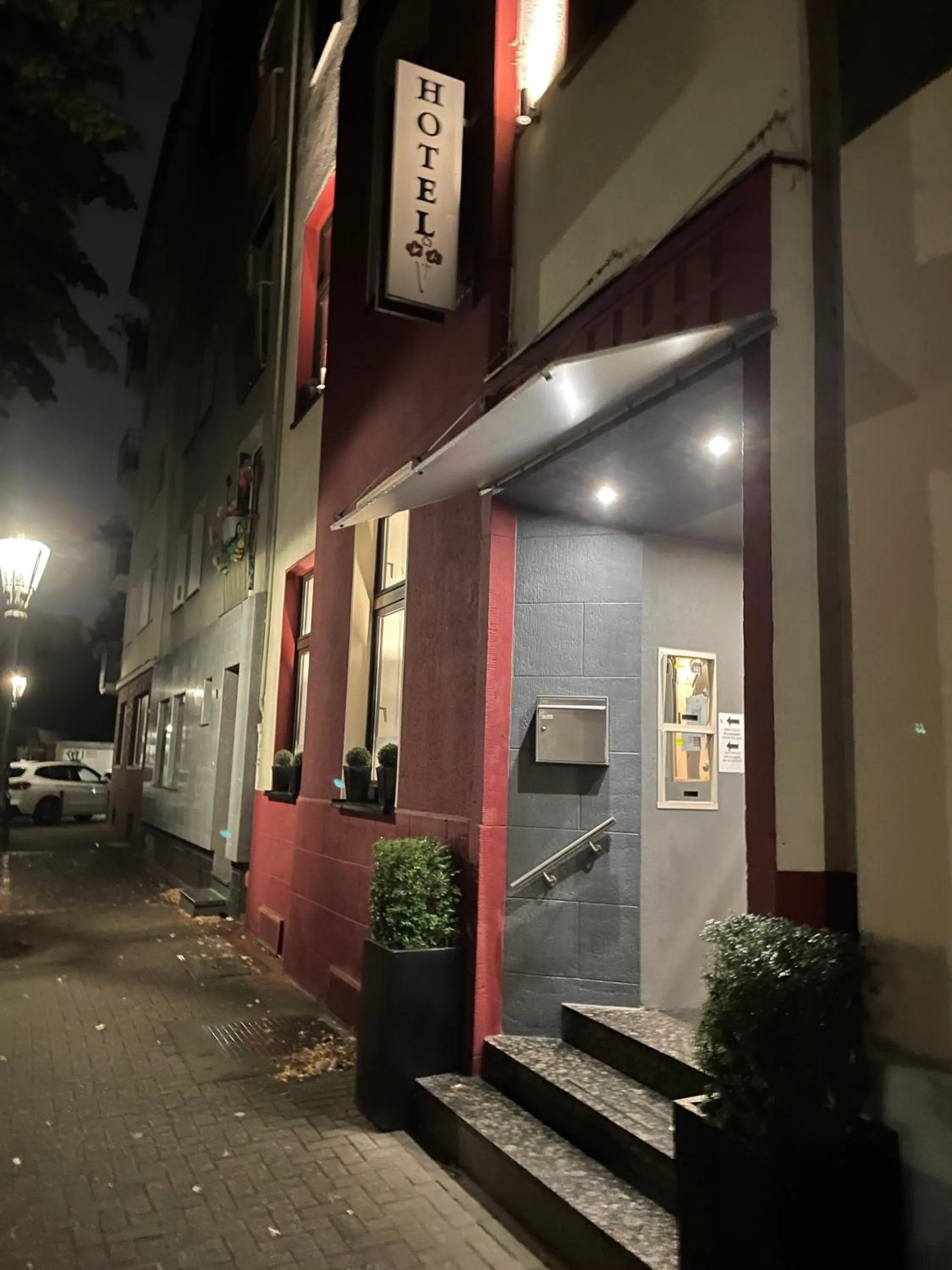 Night in Hotel Am Volksgarten