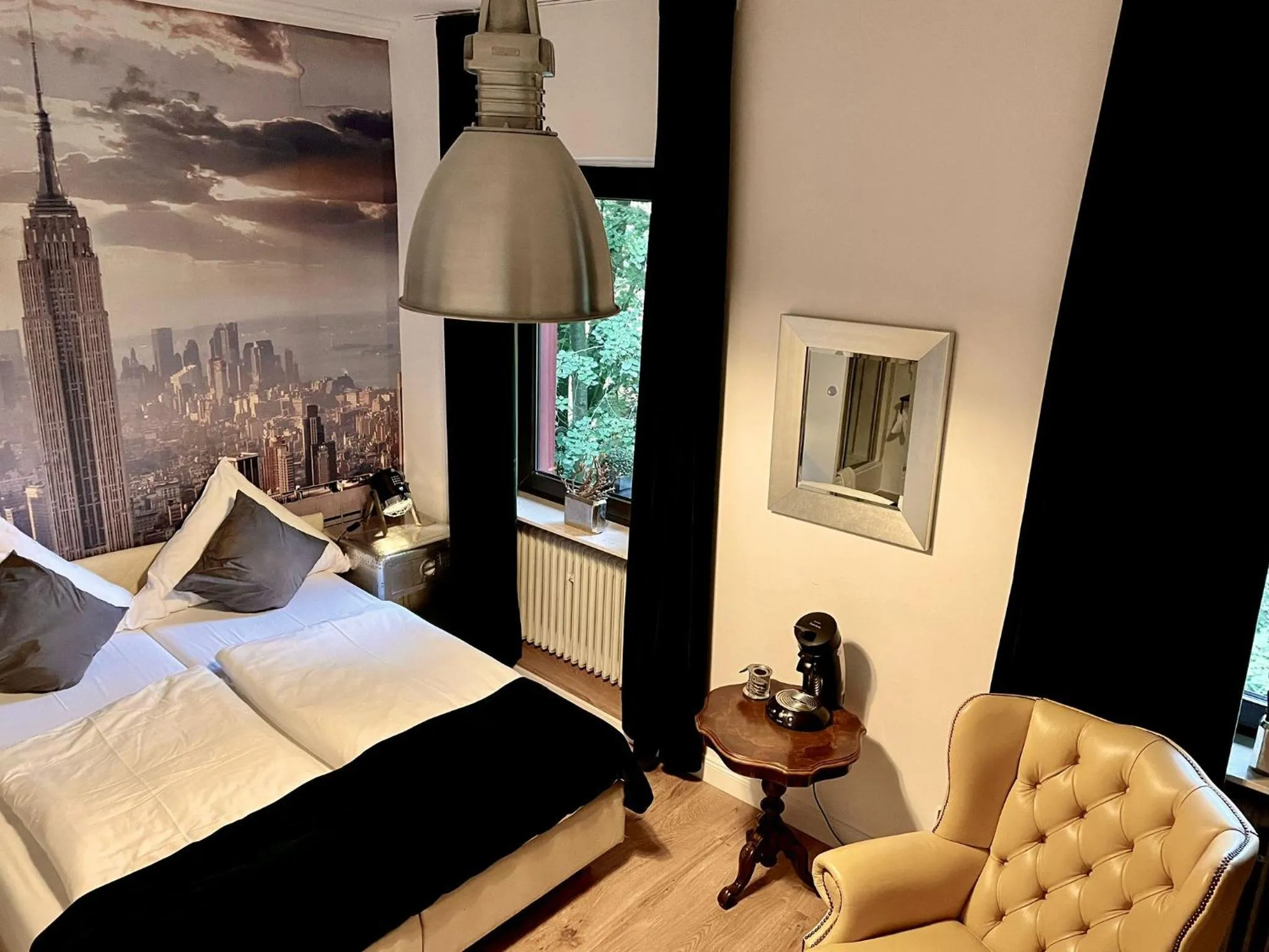 Photo of the whole room, Bed in Hotel Am Volksgarten