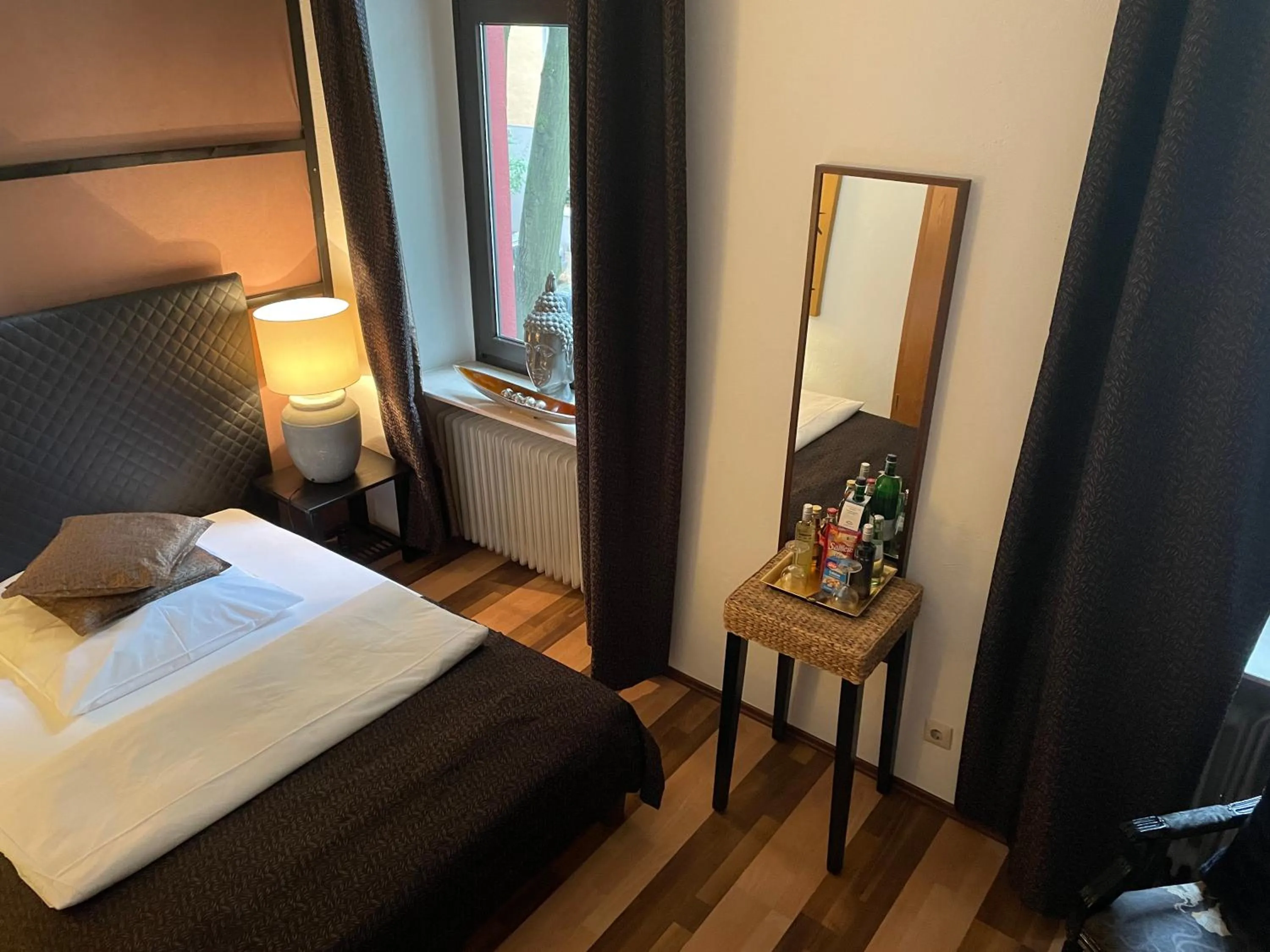 Bed in Hotel Am Volksgarten