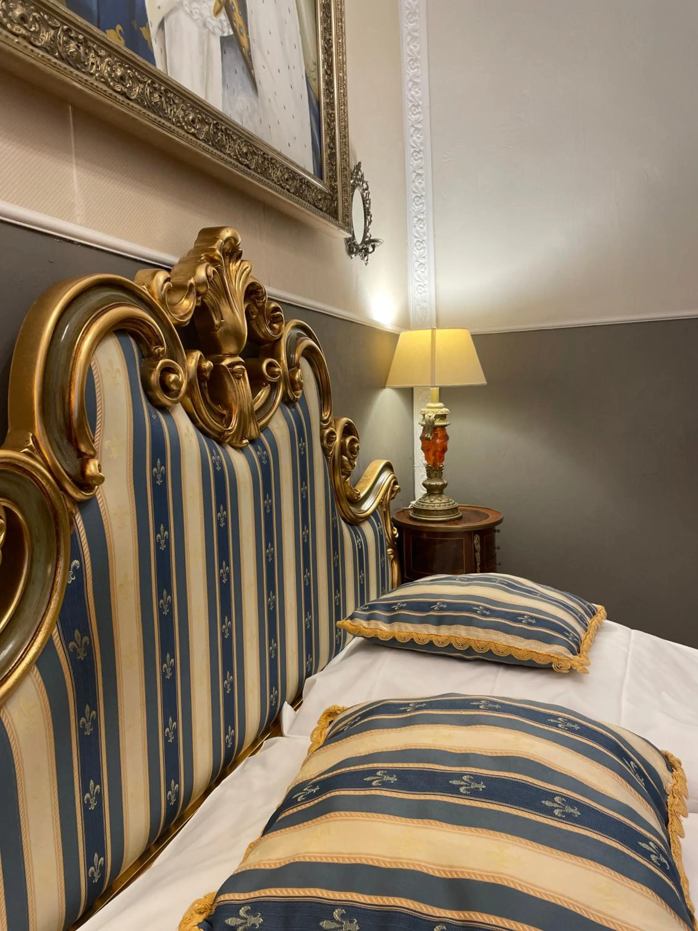 Bed in Hotel Am Volksgarten