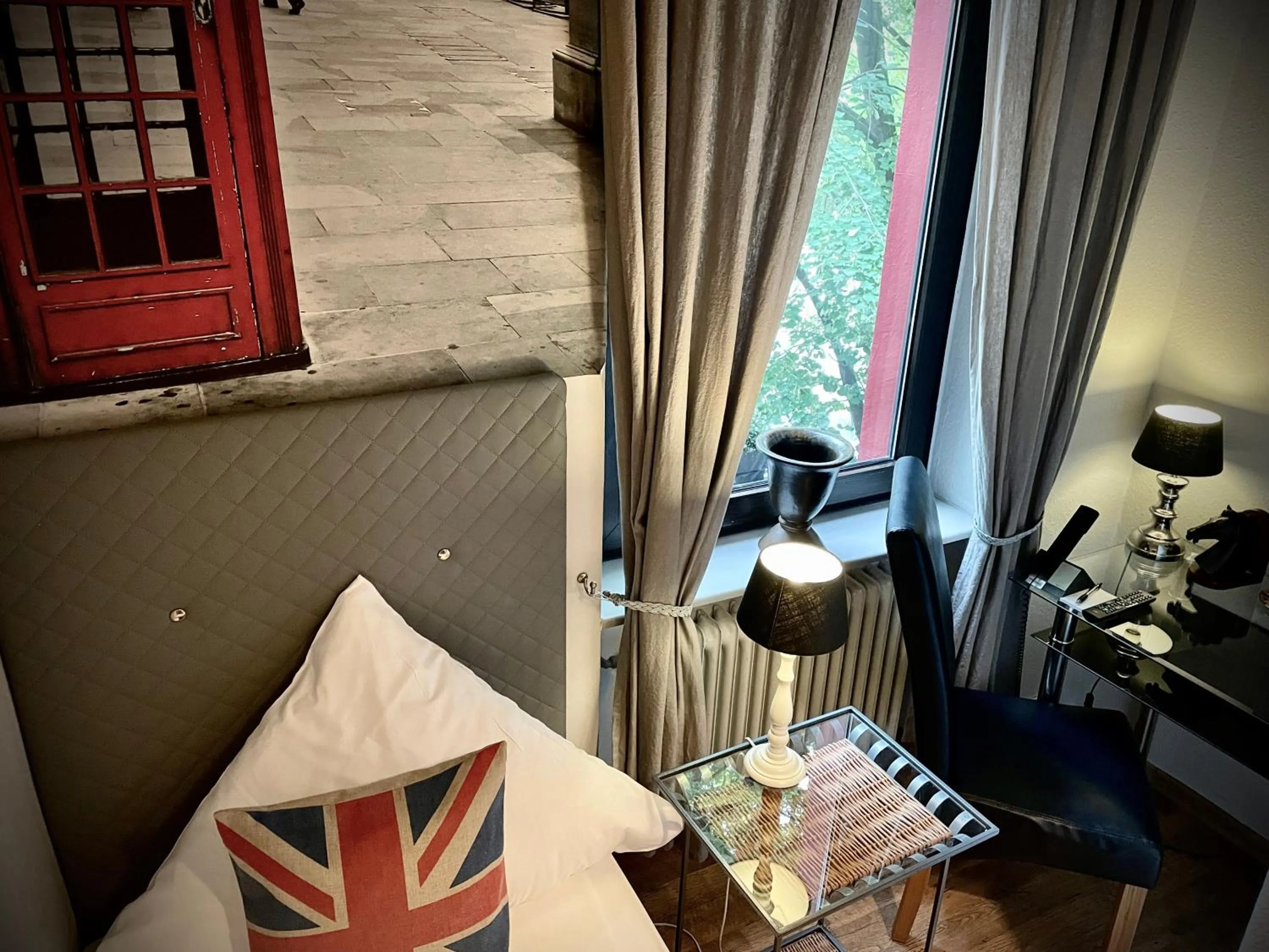 Photo of the whole room, Bed in Hotel Am Volksgarten