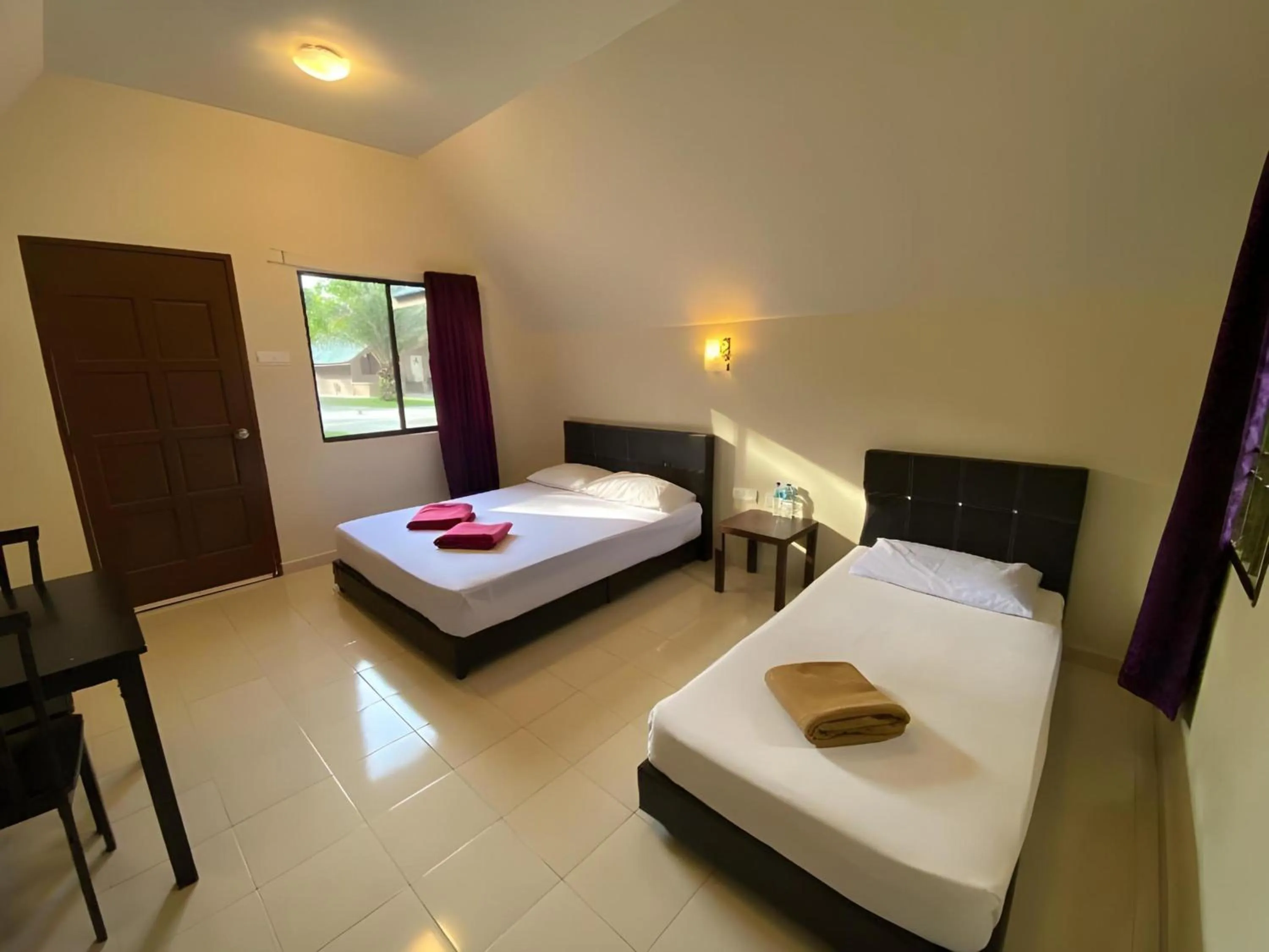 Photo of the whole room, Bed in Hotel O Sedili Inn Resort