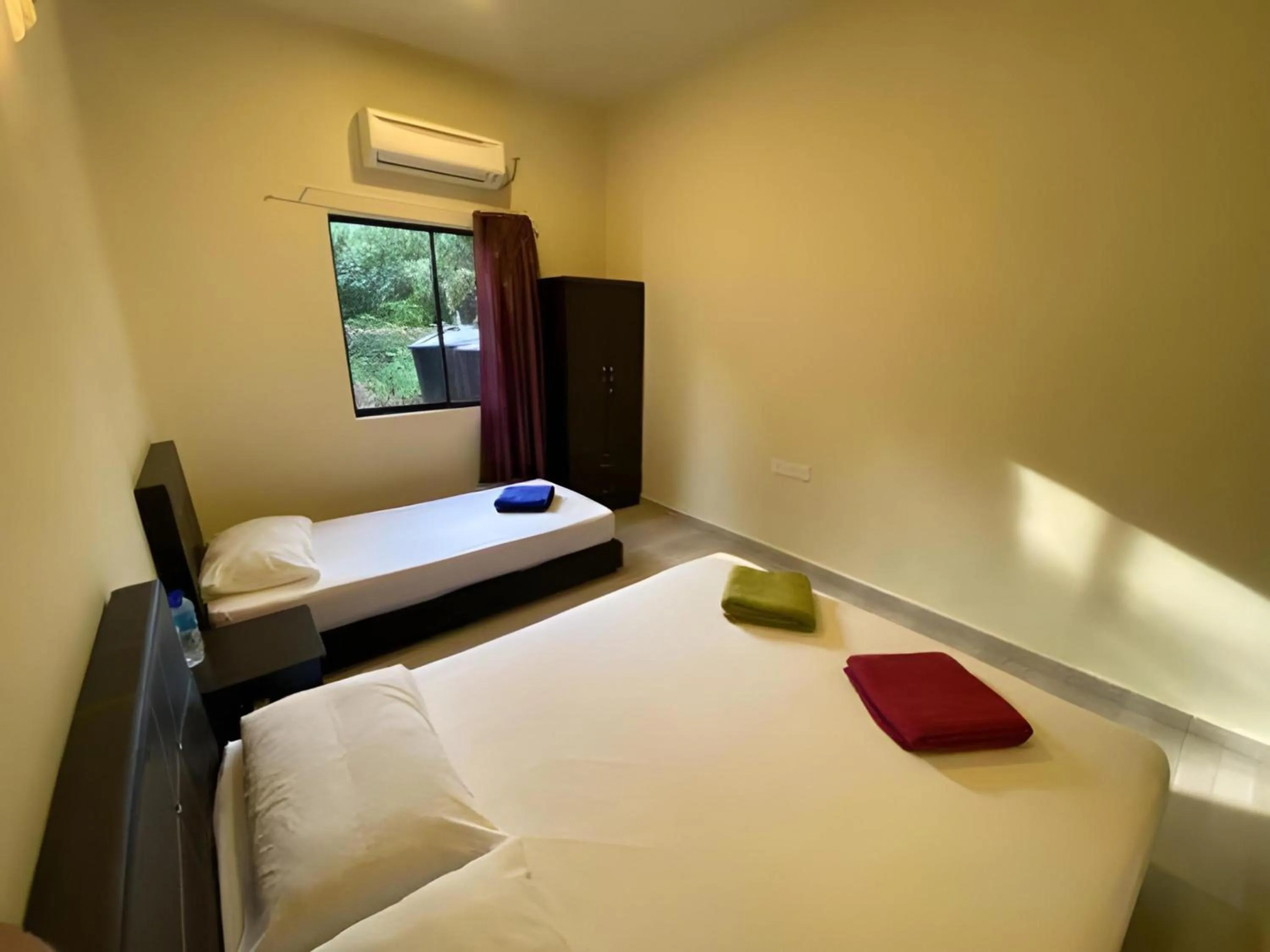 Photo of the whole room, Bed in Hotel O Sedili Inn Resort