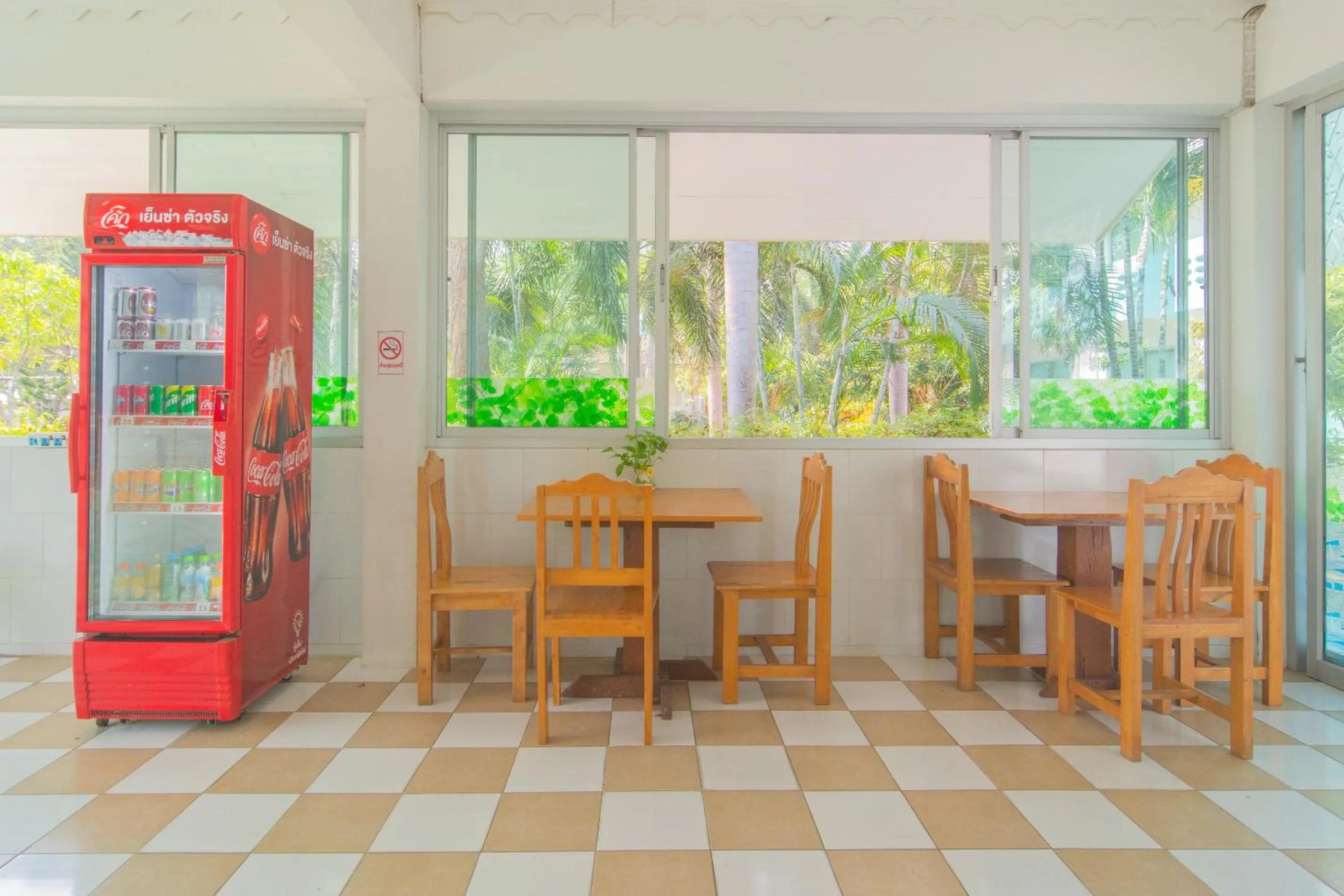 Restaurant/places to eat in Koh Lak Resort