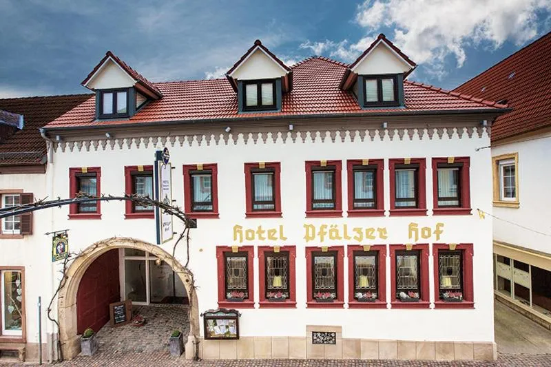 Facade/entrance in Hotel-Restaurant Pfälzer Hof
