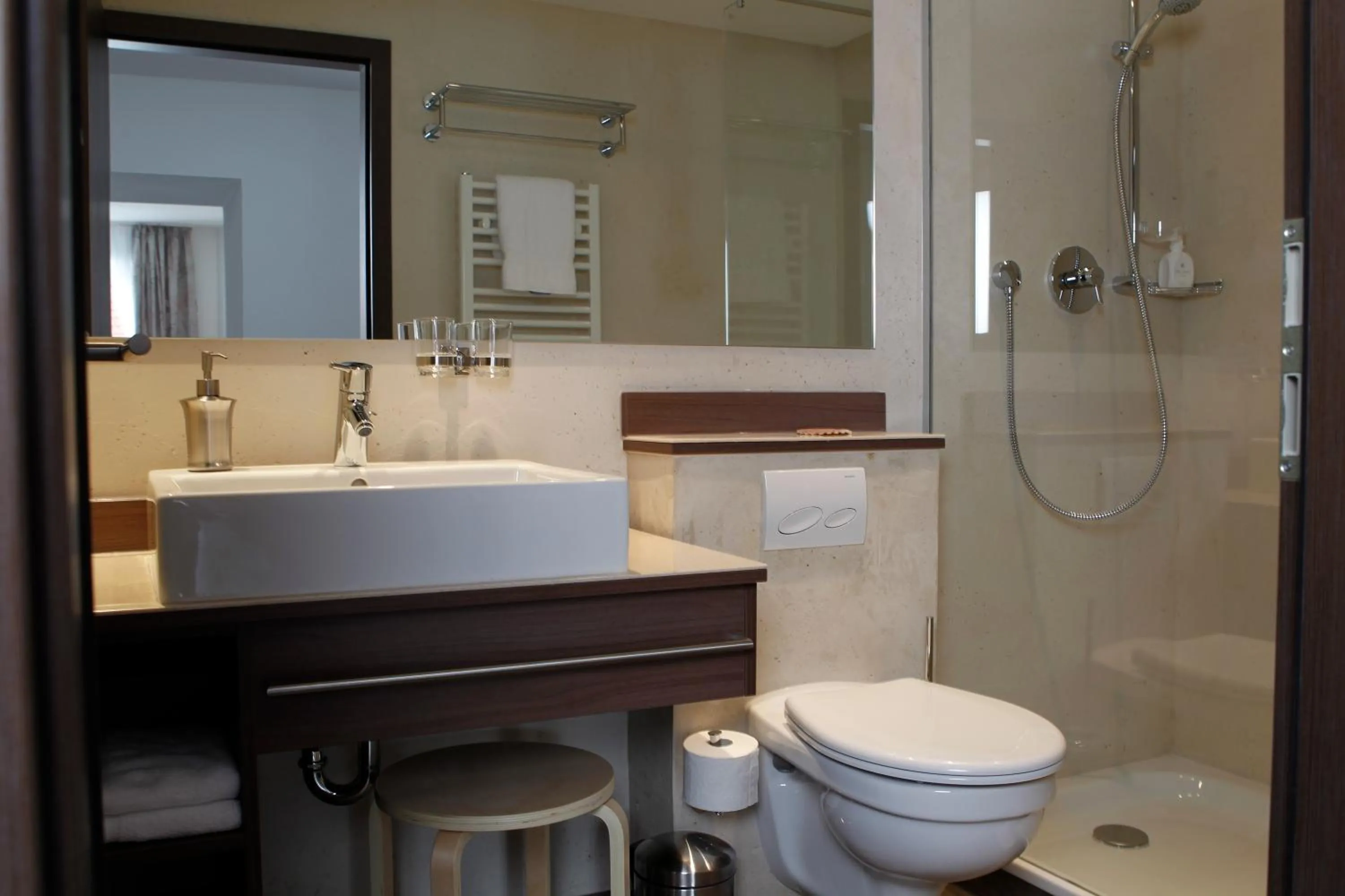 Bathroom in Hotel-Restaurant Pfälzer Hof