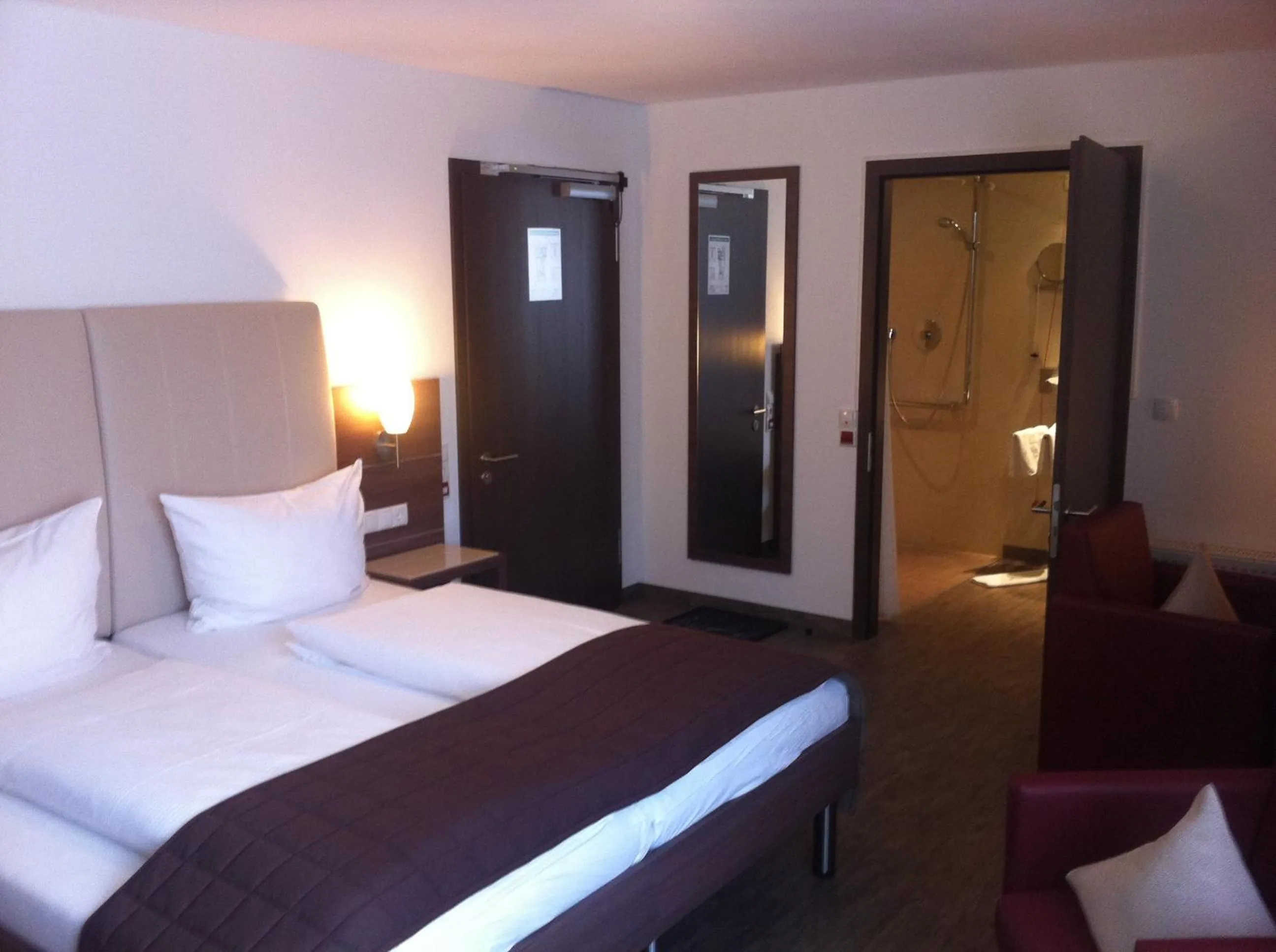 Bedroom, Bed in Hotel-Restaurant Pfälzer Hof