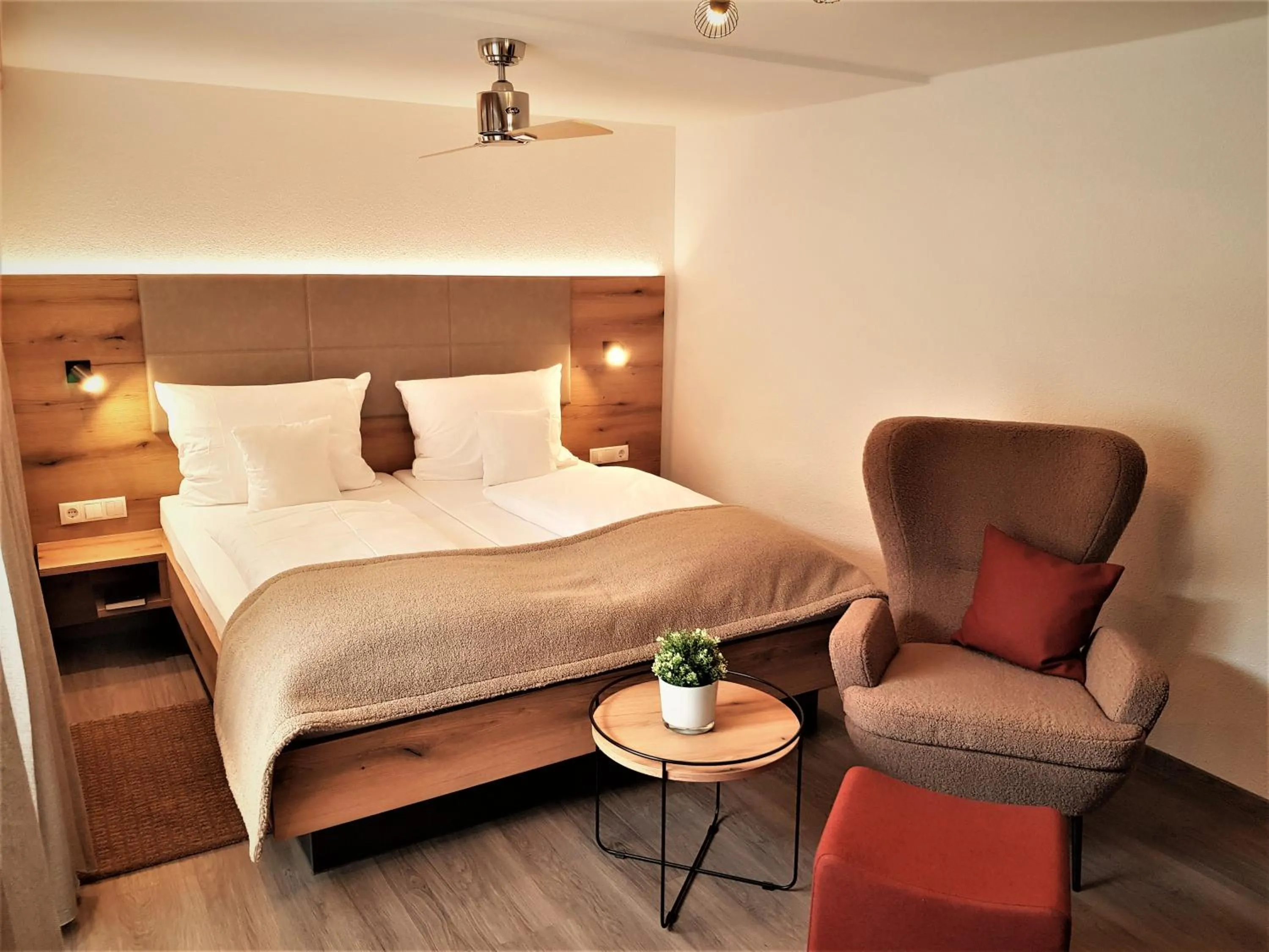 Bed in Hotel-Restaurant Pfälzer Hof