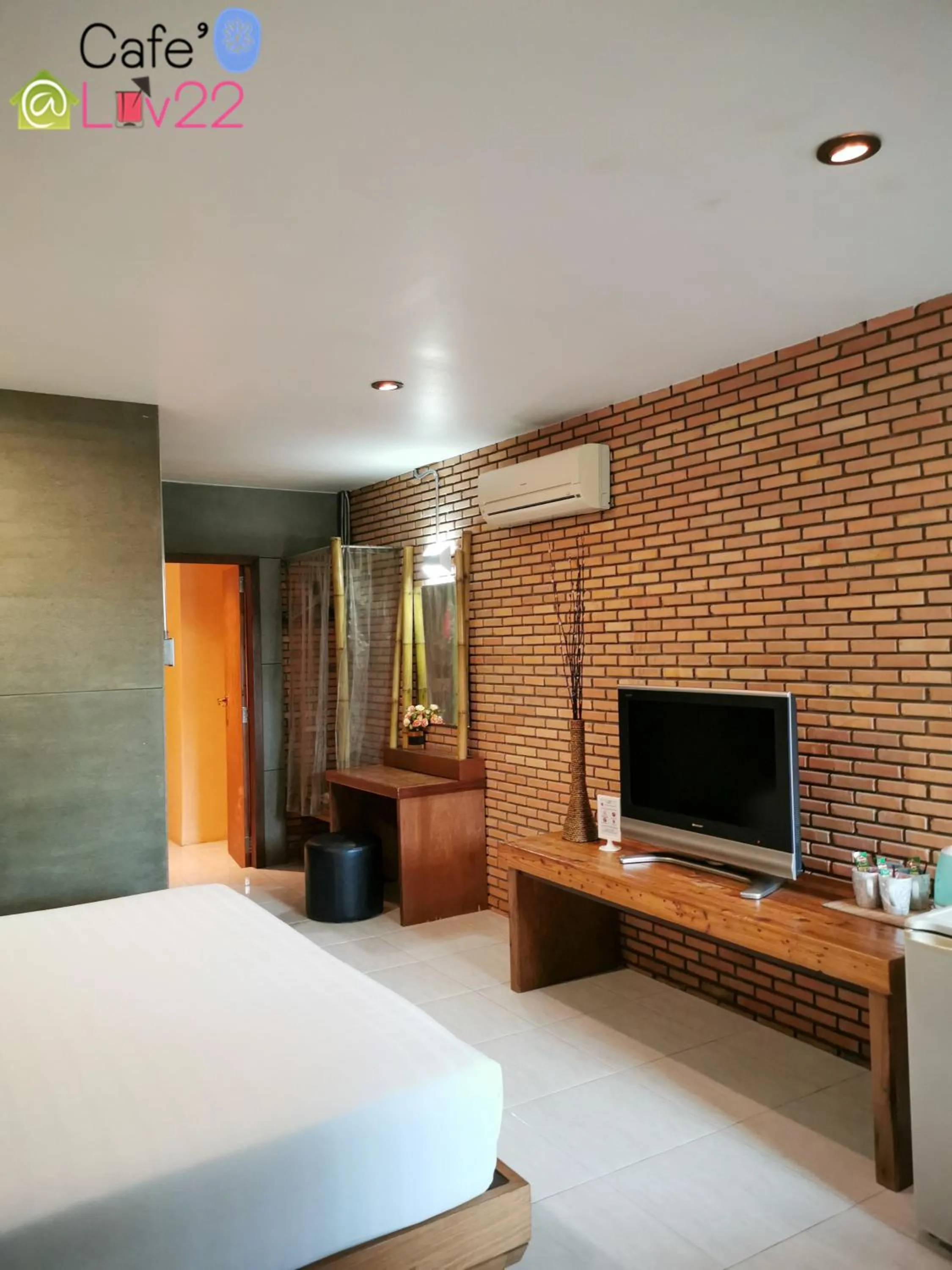 TV and multimedia, Bed in Cafe'@luv22