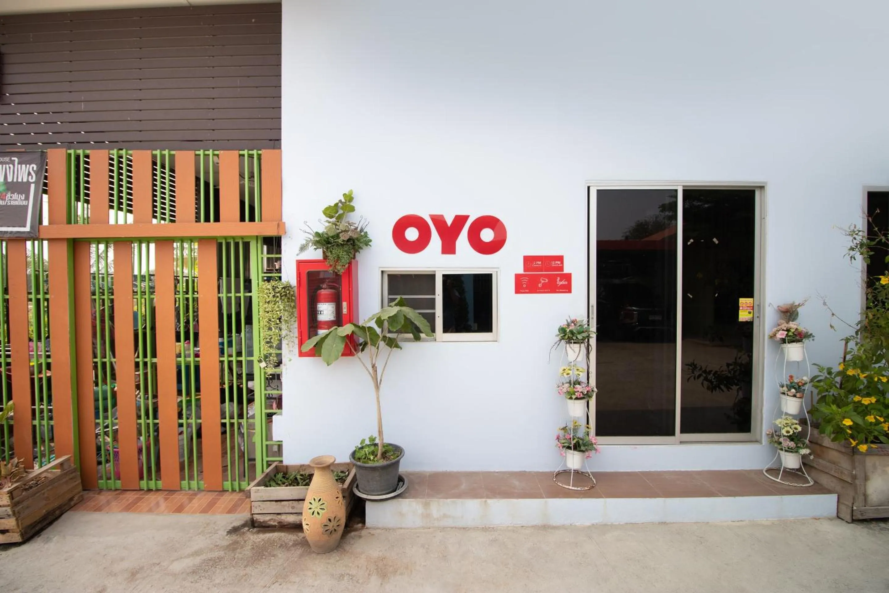 Lobby or reception in OYO 644 Pong Pai House