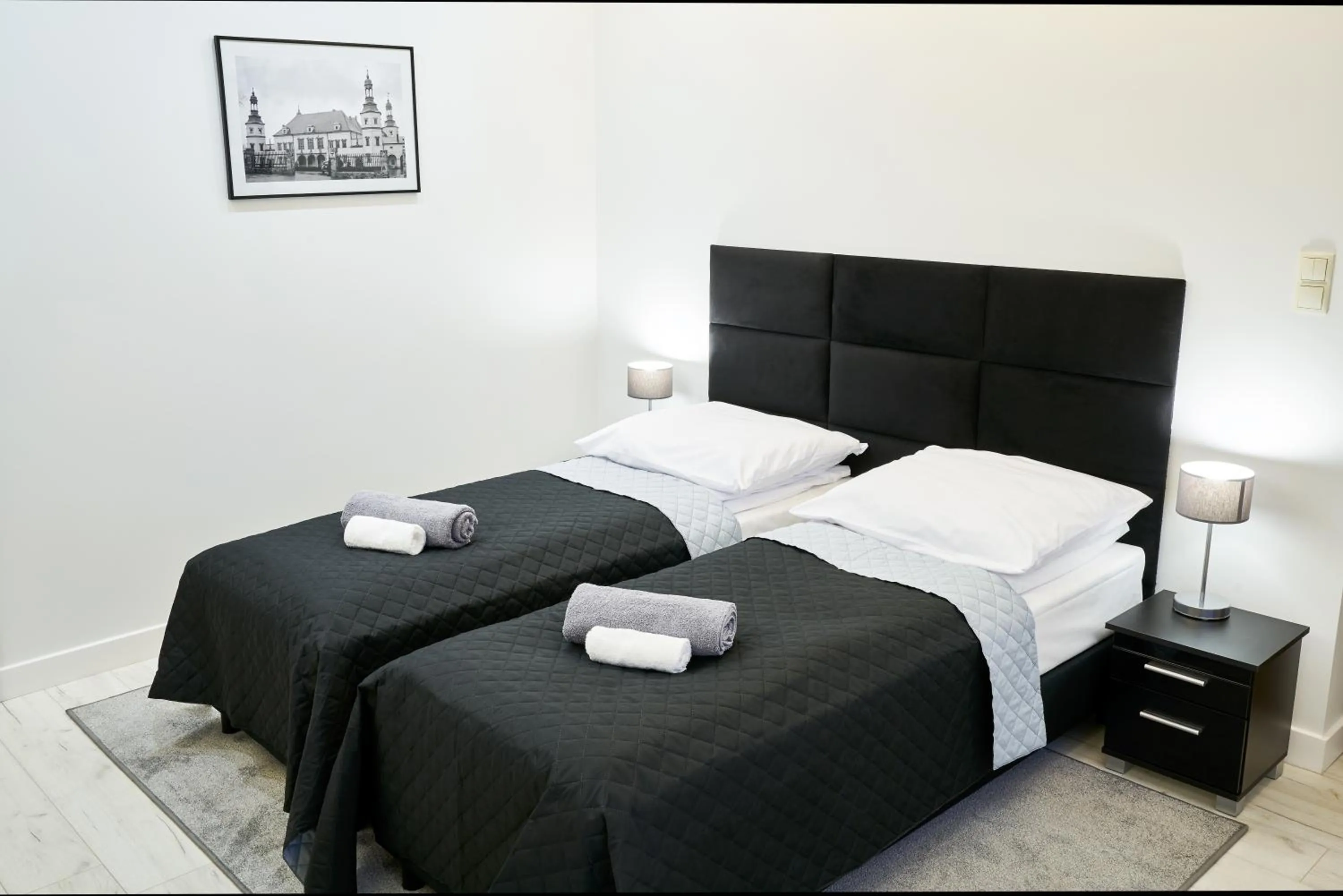 Bed in Prestige Apartamenty VINCI Centrum