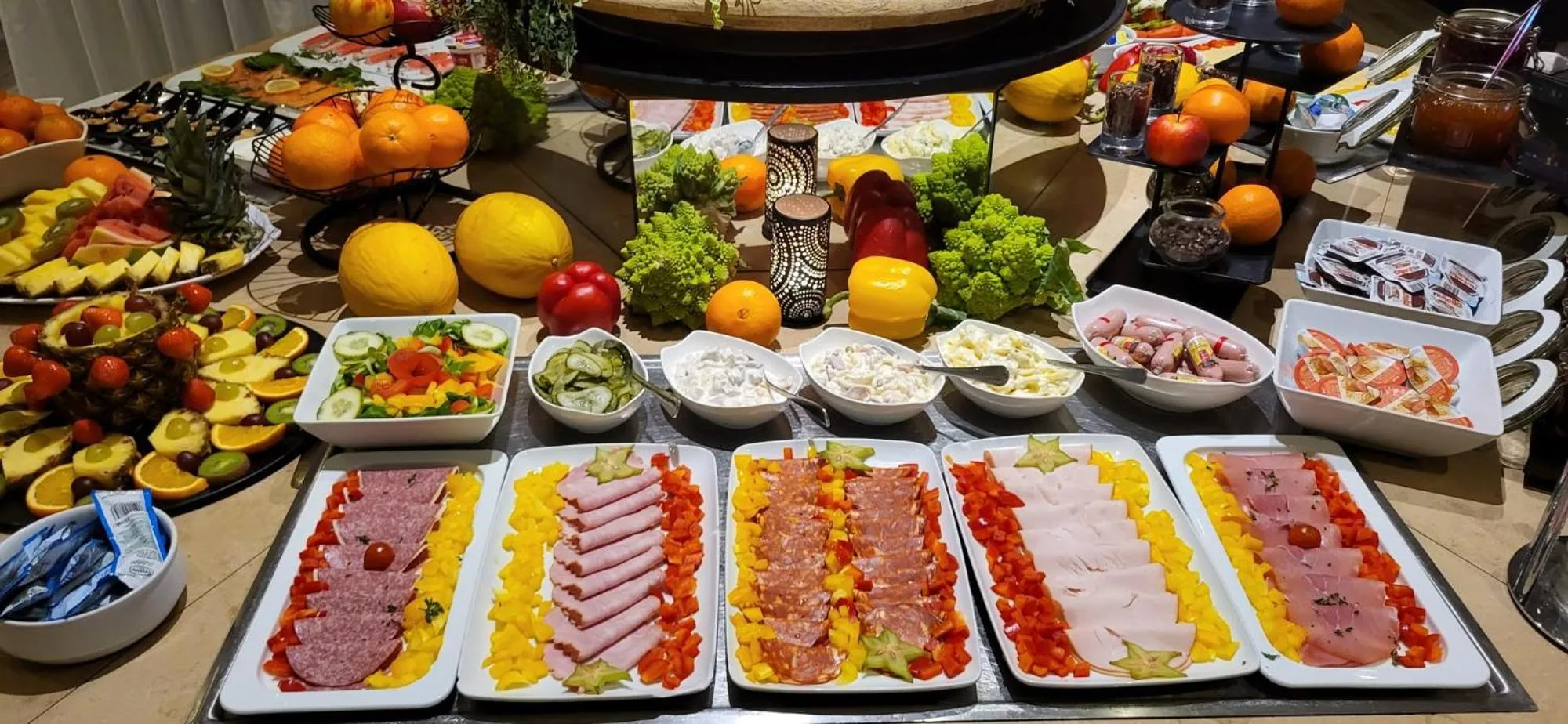 Breakfast in DORMERO Hotel Hannover-Langenhagen Airport