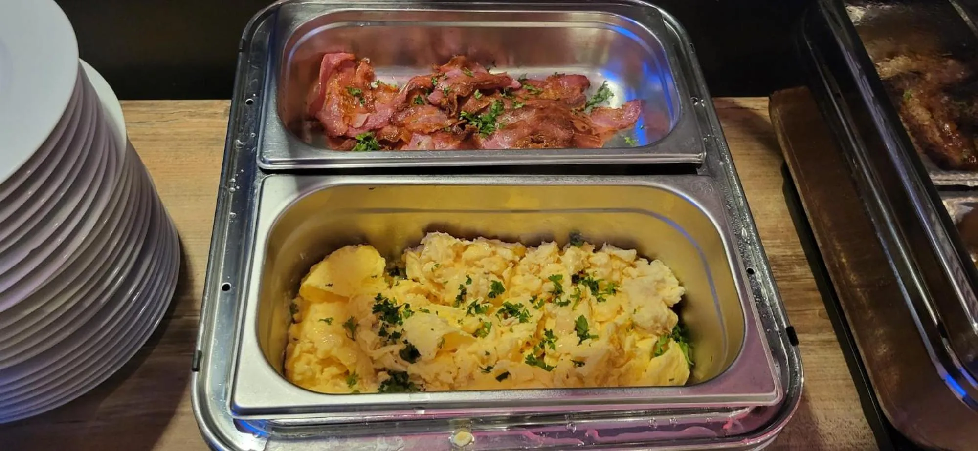 Breakfast in DORMERO Hotel Hannover-Langenhagen Airport