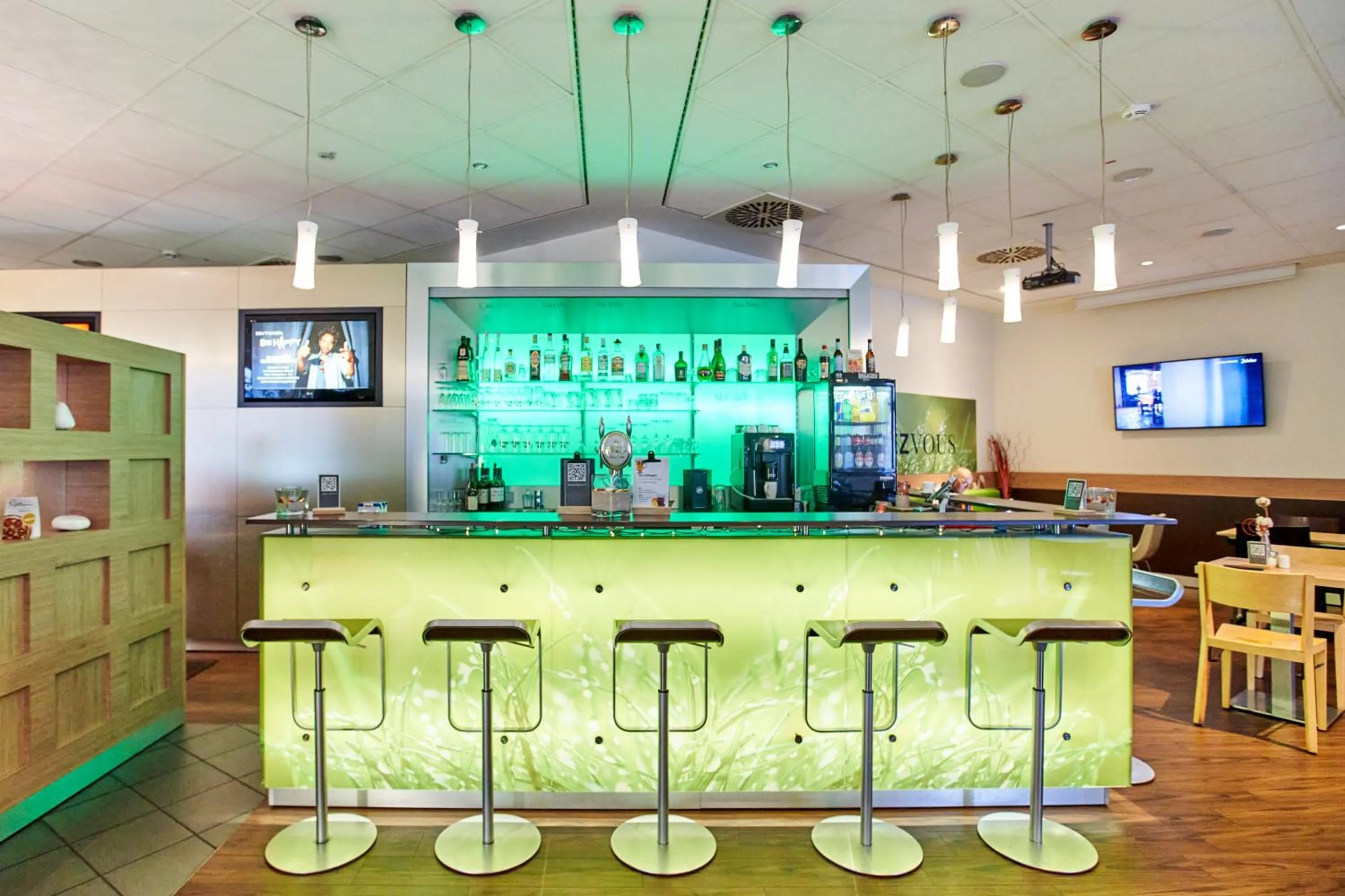 Restaurant/places to eat in ibis Koblenz City