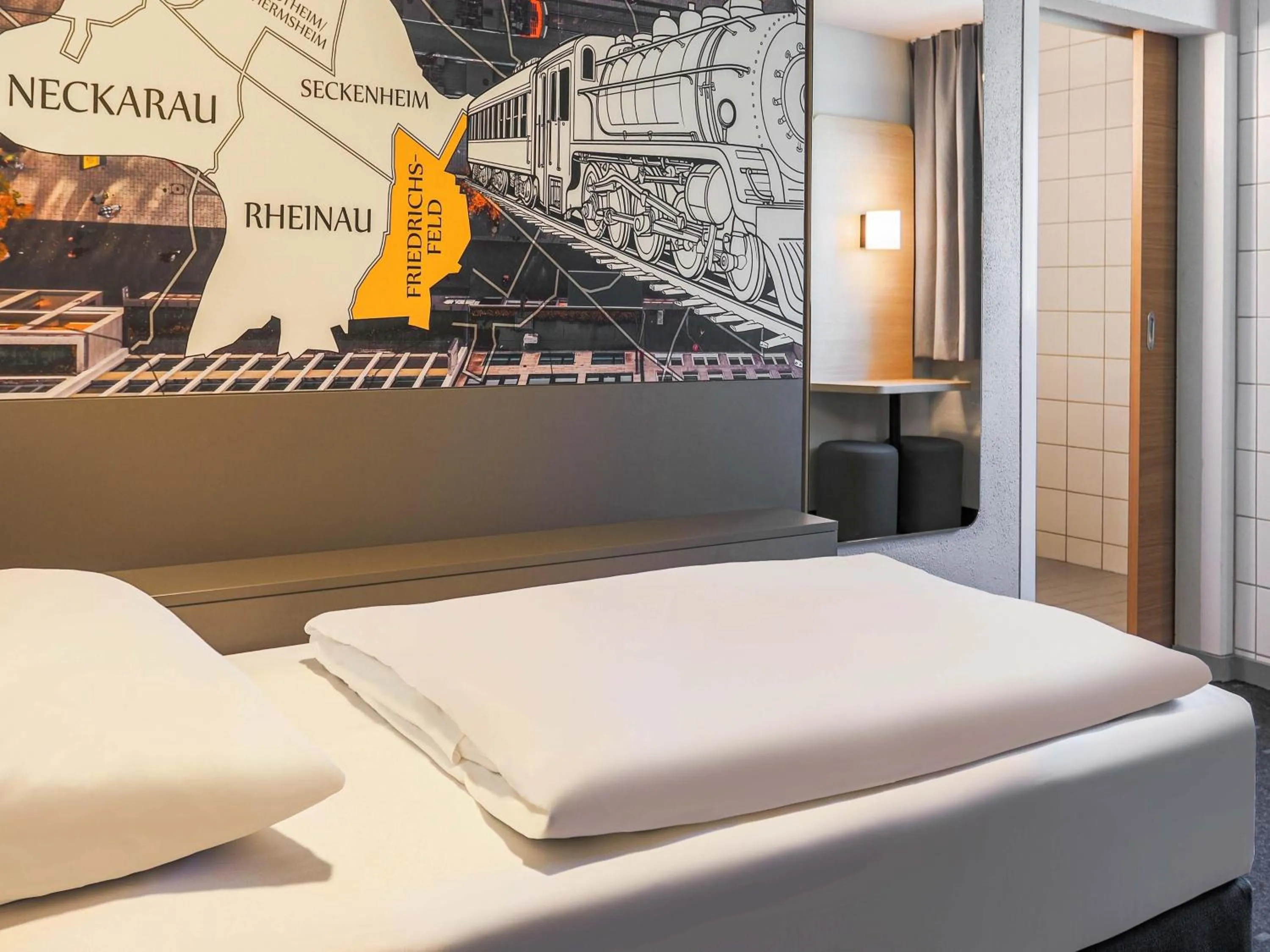 Photo of the whole room, Bed in B&B Hotel Mannheim-Friedrichsfeld