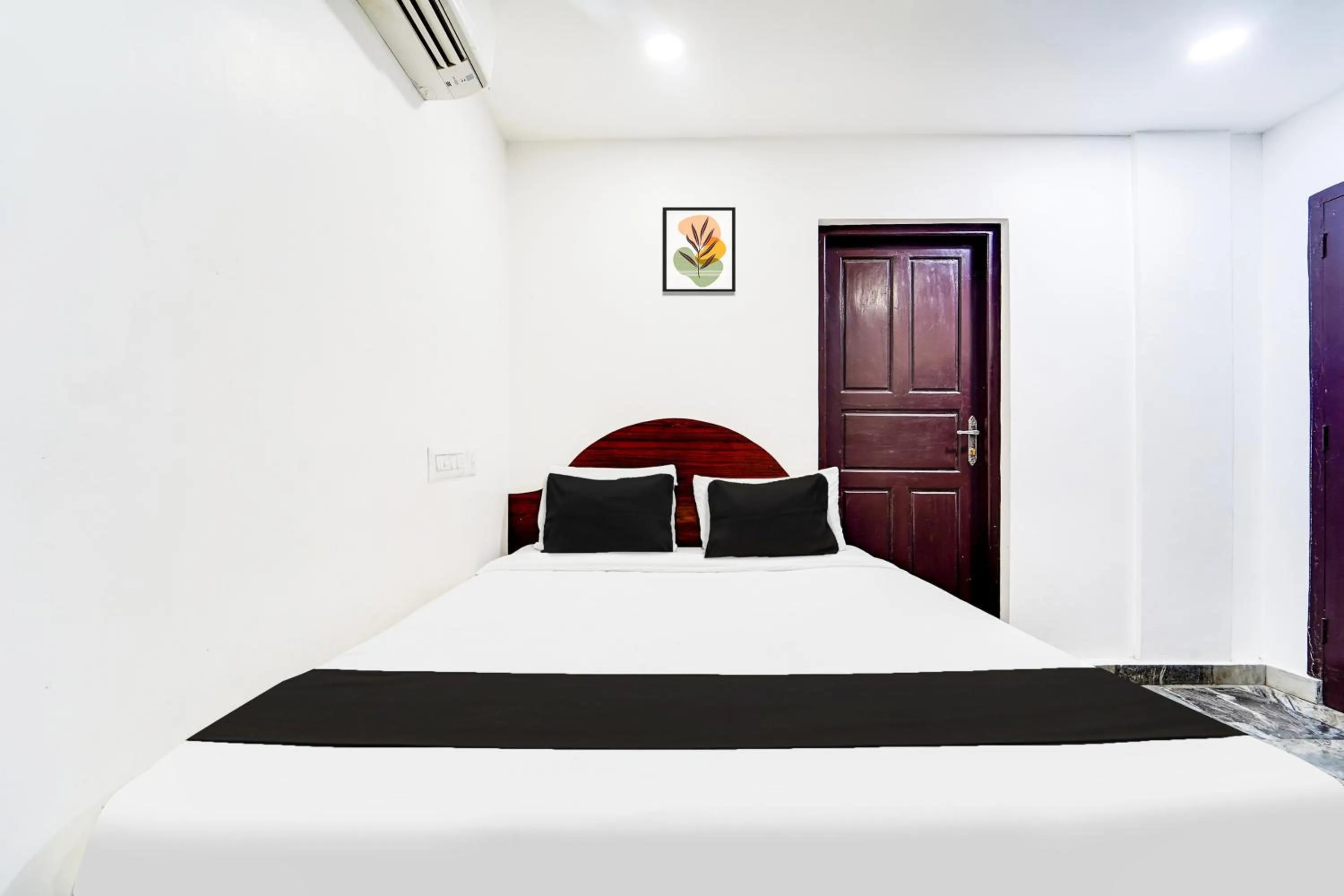 Bedroom, Bed in Super Hotel O Kanyakumari Near Sunrise View formerly Jaisas Paradise