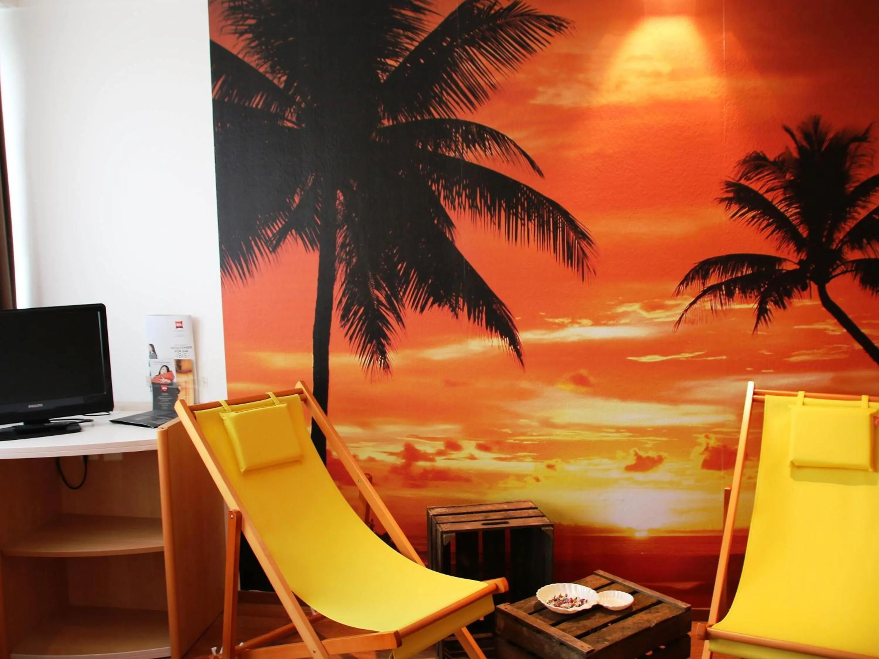 Bedroom in ibis Berlin Messe