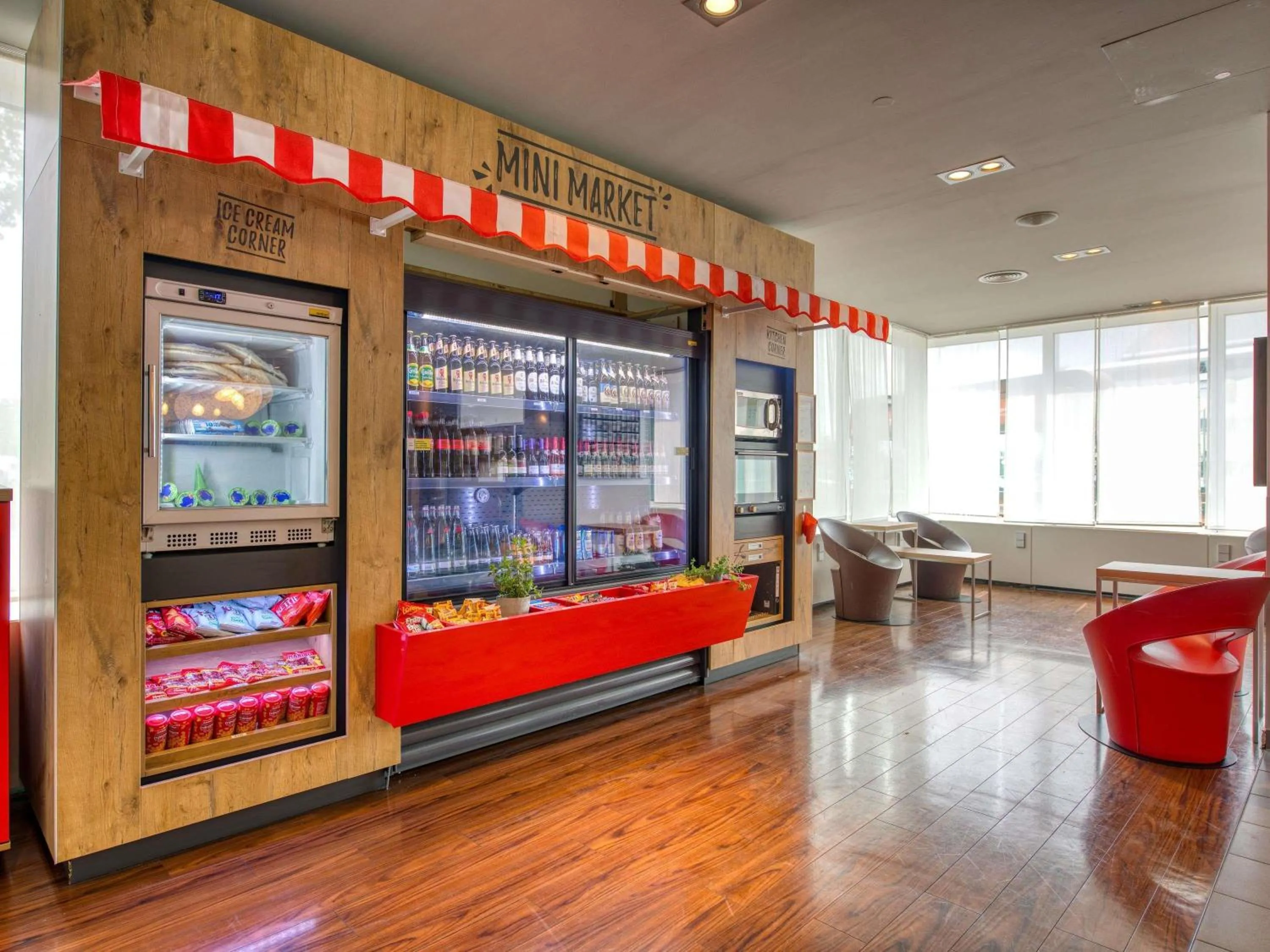 Lounge or bar in ibis Berlin Messe