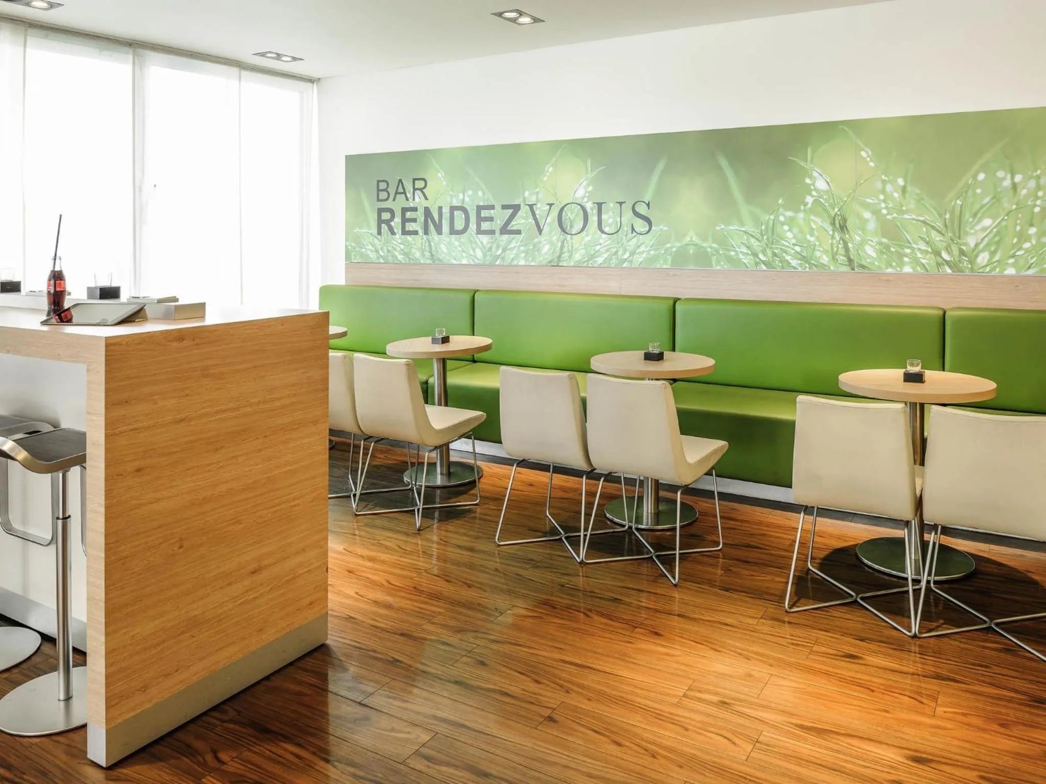 Lounge or bar in ibis Berlin Messe
