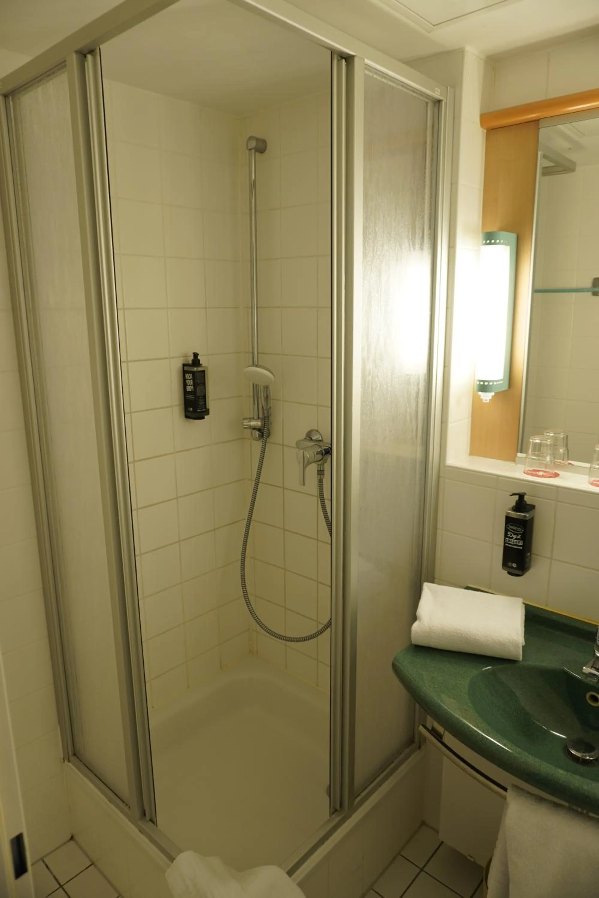 Bathroom in ibis Berlin Messe