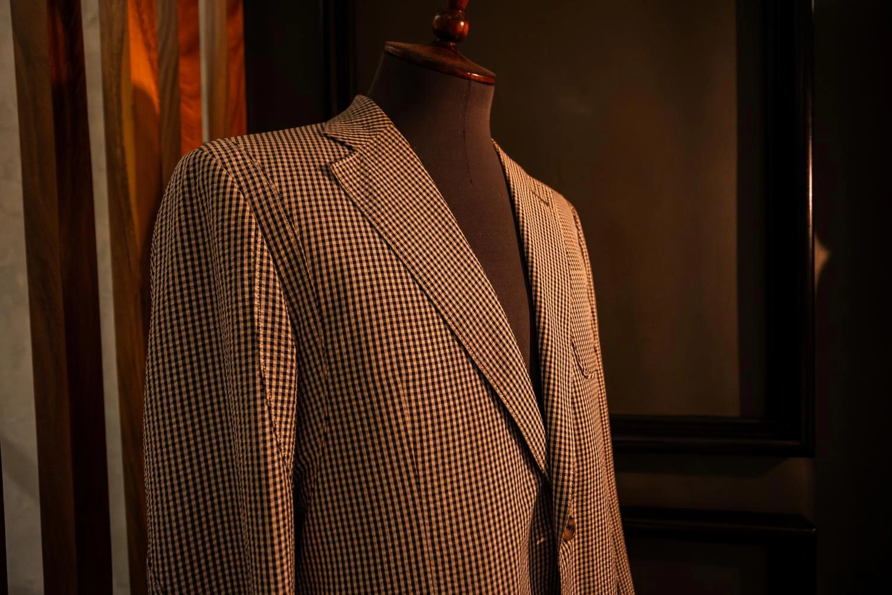 Decorative detail in Diez Diez Collection