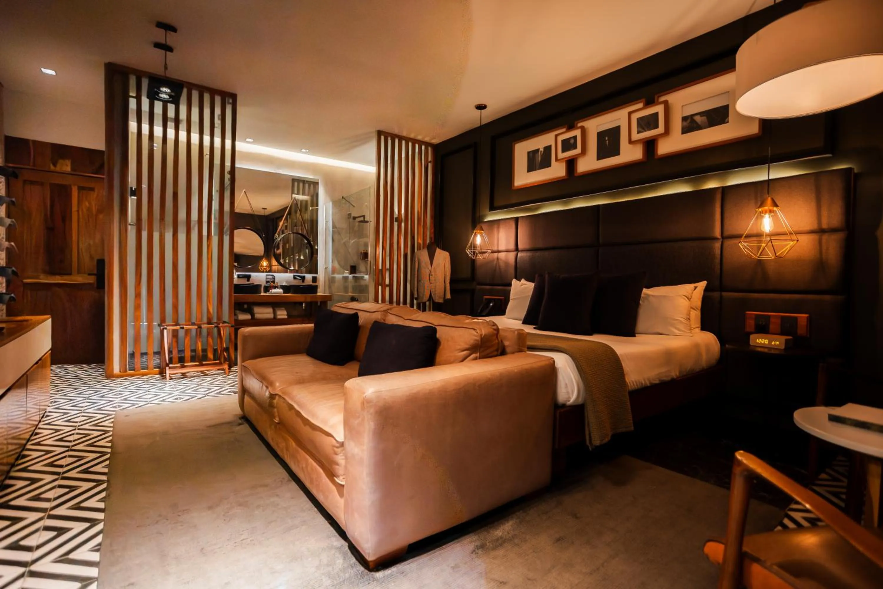 Bed in Diez Diez Collection