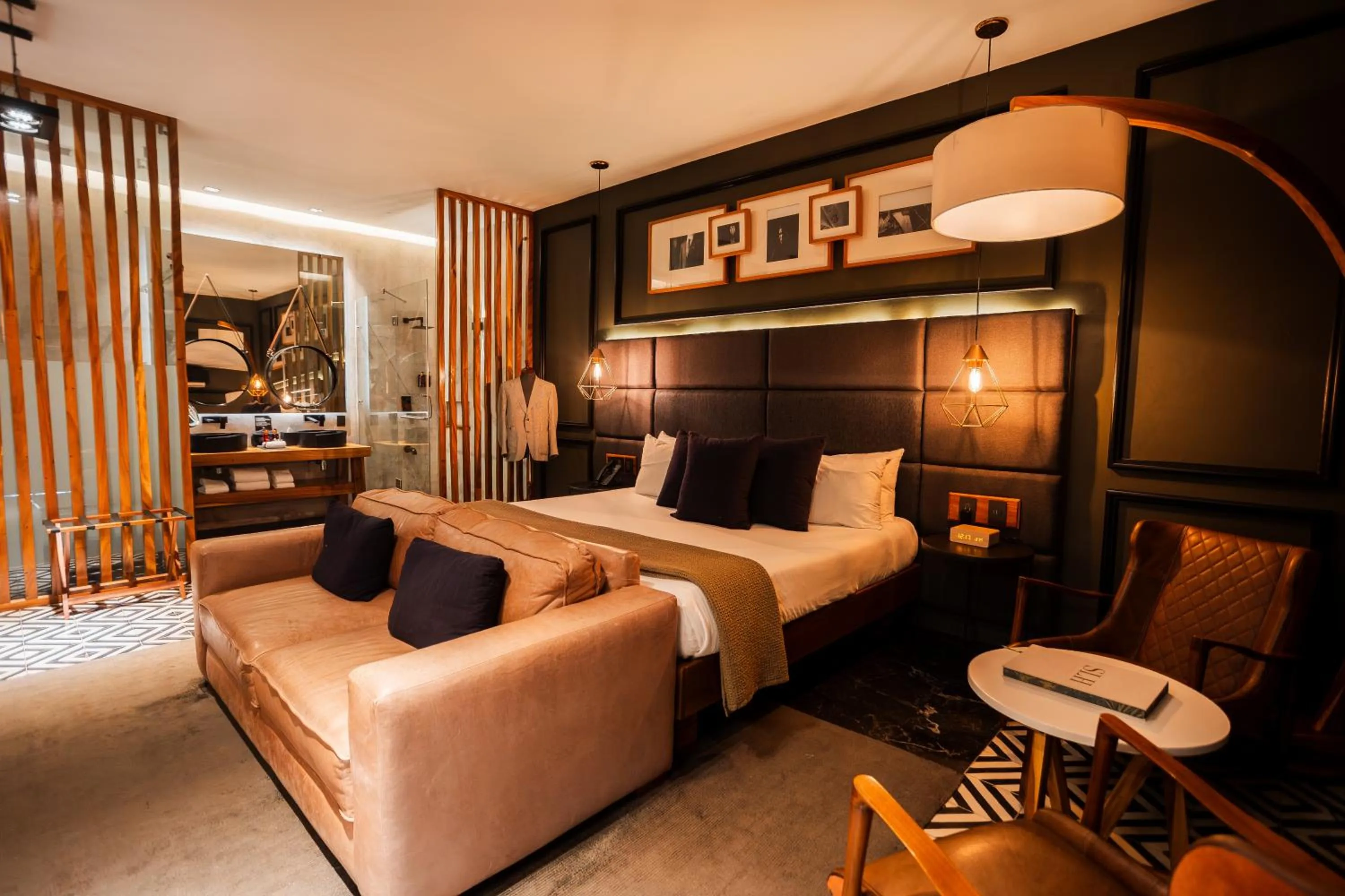 Bed in Diez Diez Collection