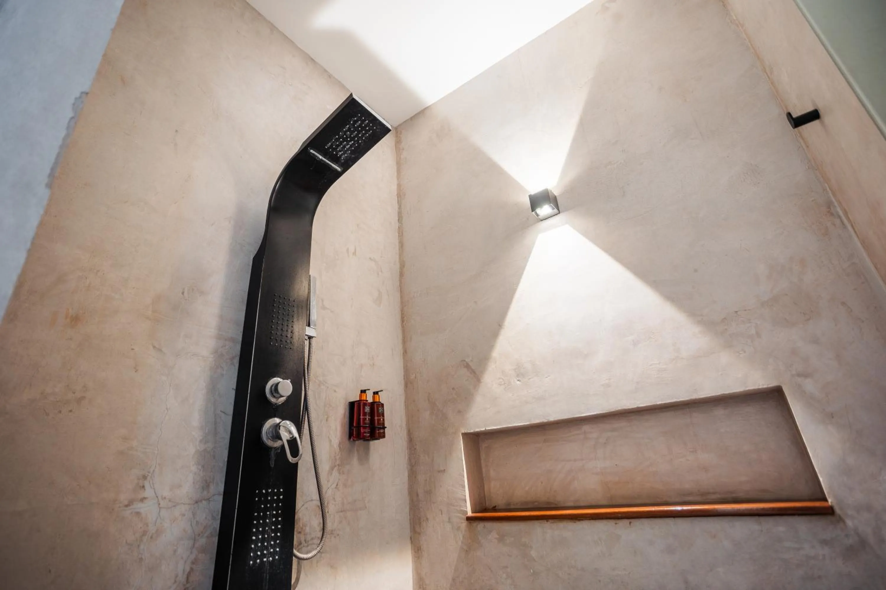 Bathroom in Diez Diez Collection